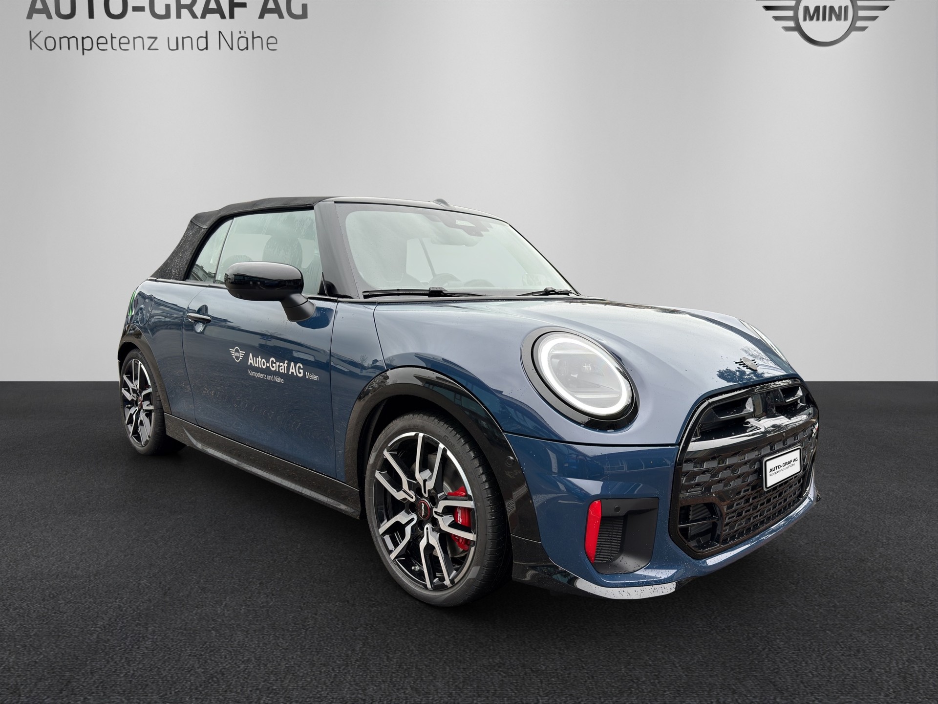 MINI John Cooper Works Cabrio-image-6