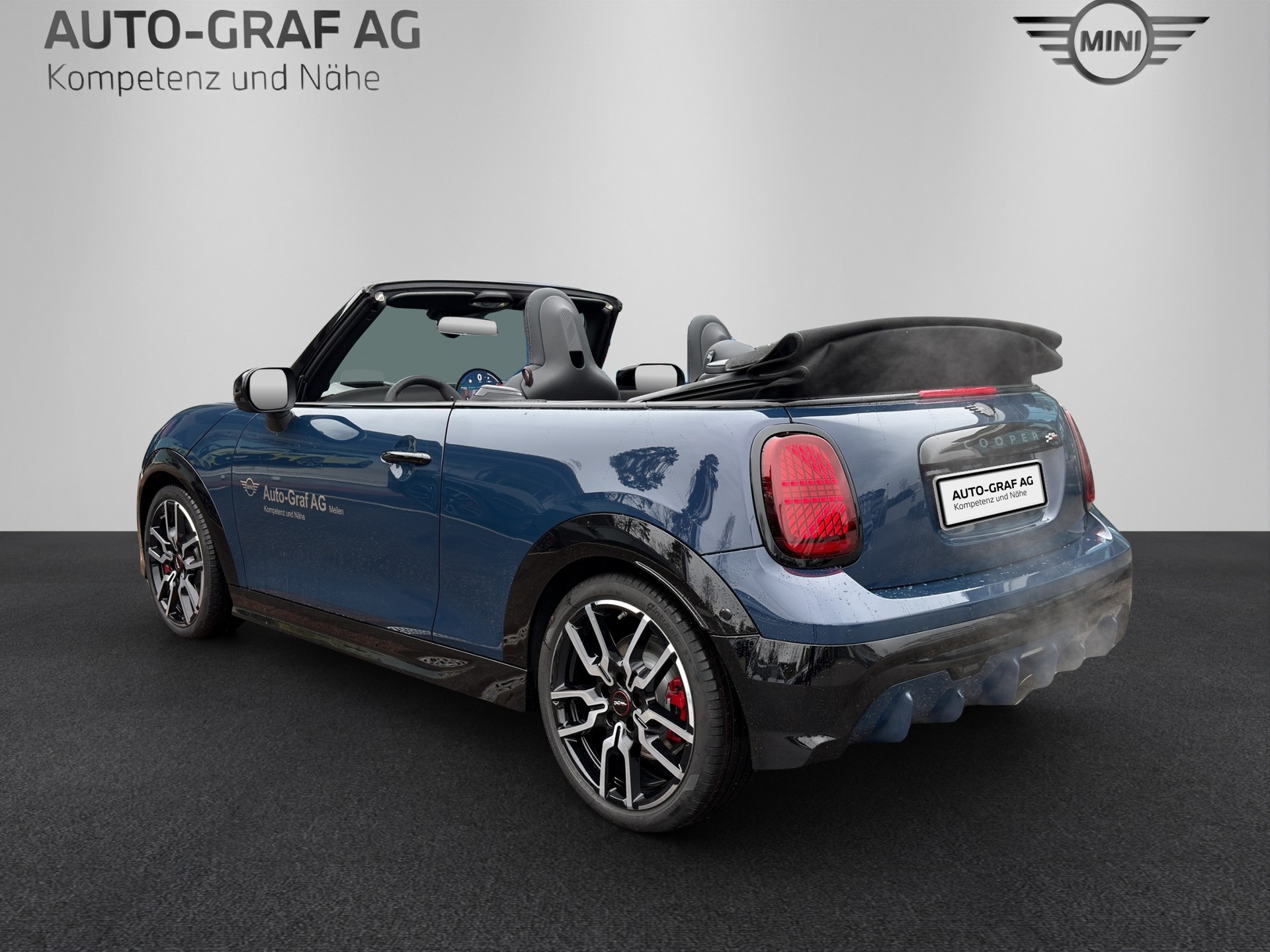 MINI John Cooper Works Cabrio-image-2