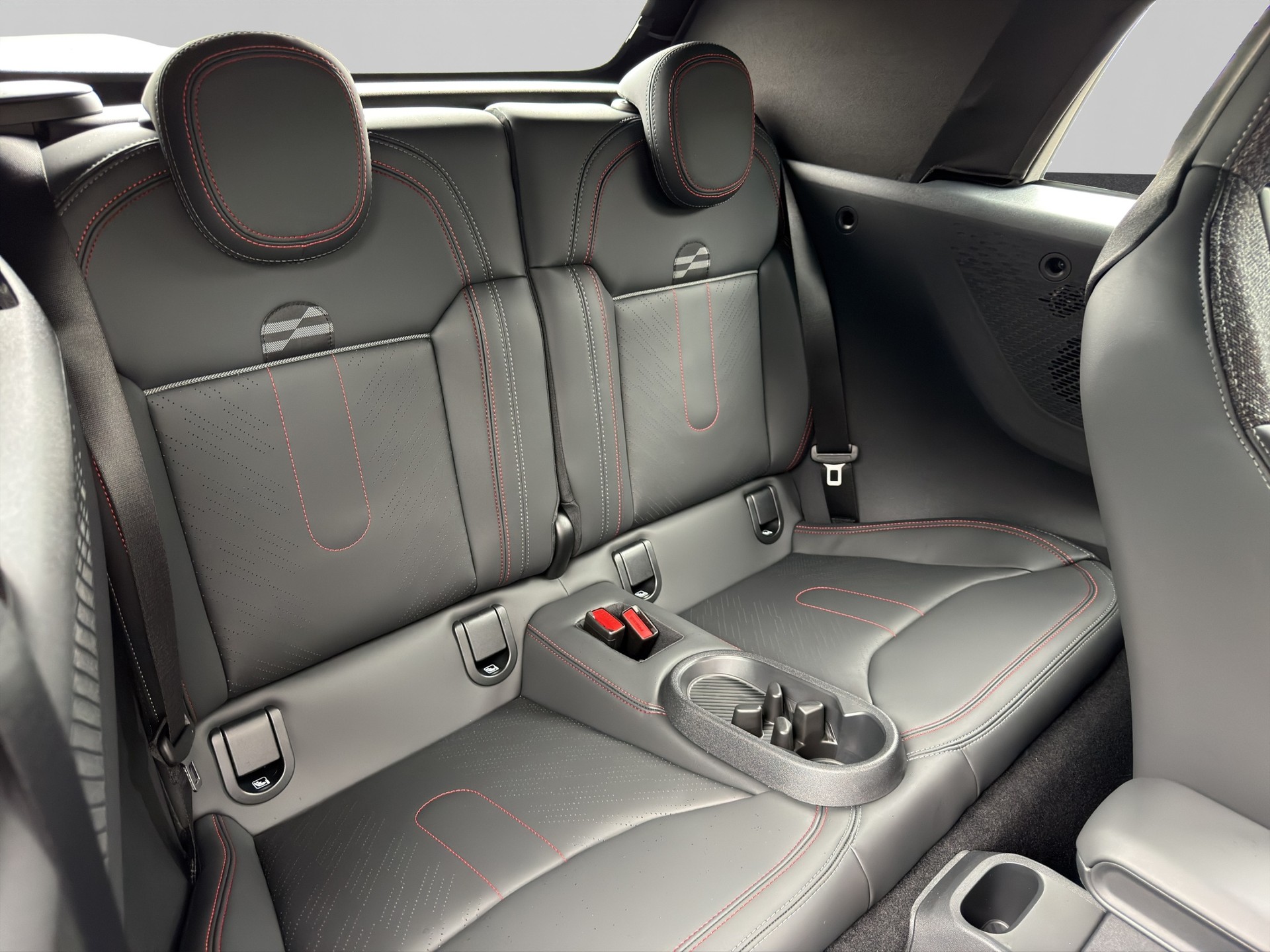 MINI John Cooper Works Cabrio-image-19
