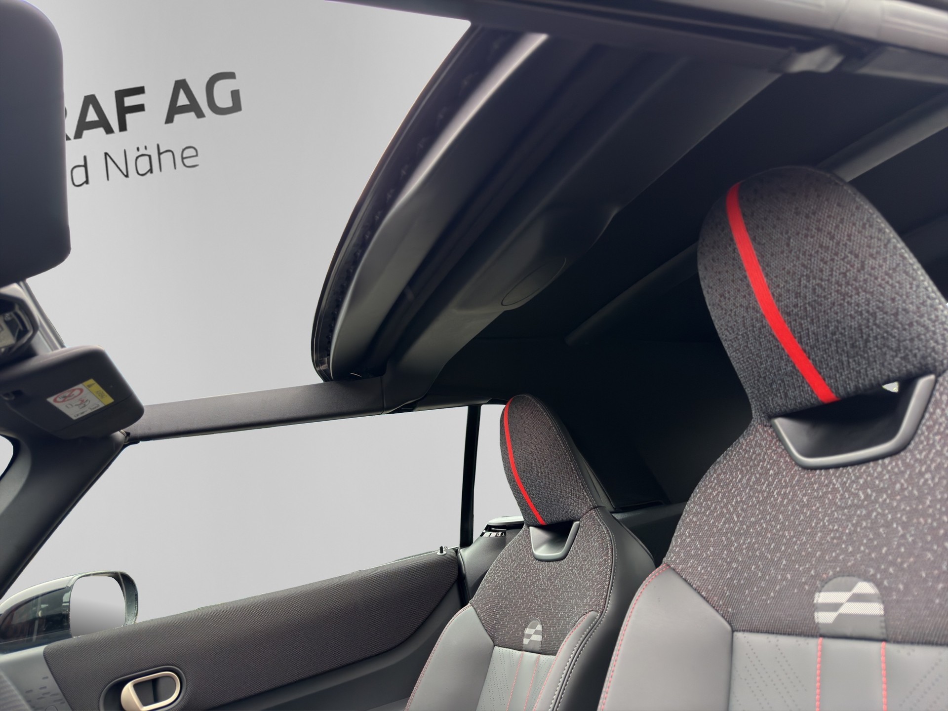 MINI John Cooper Works Cabrio-image-11