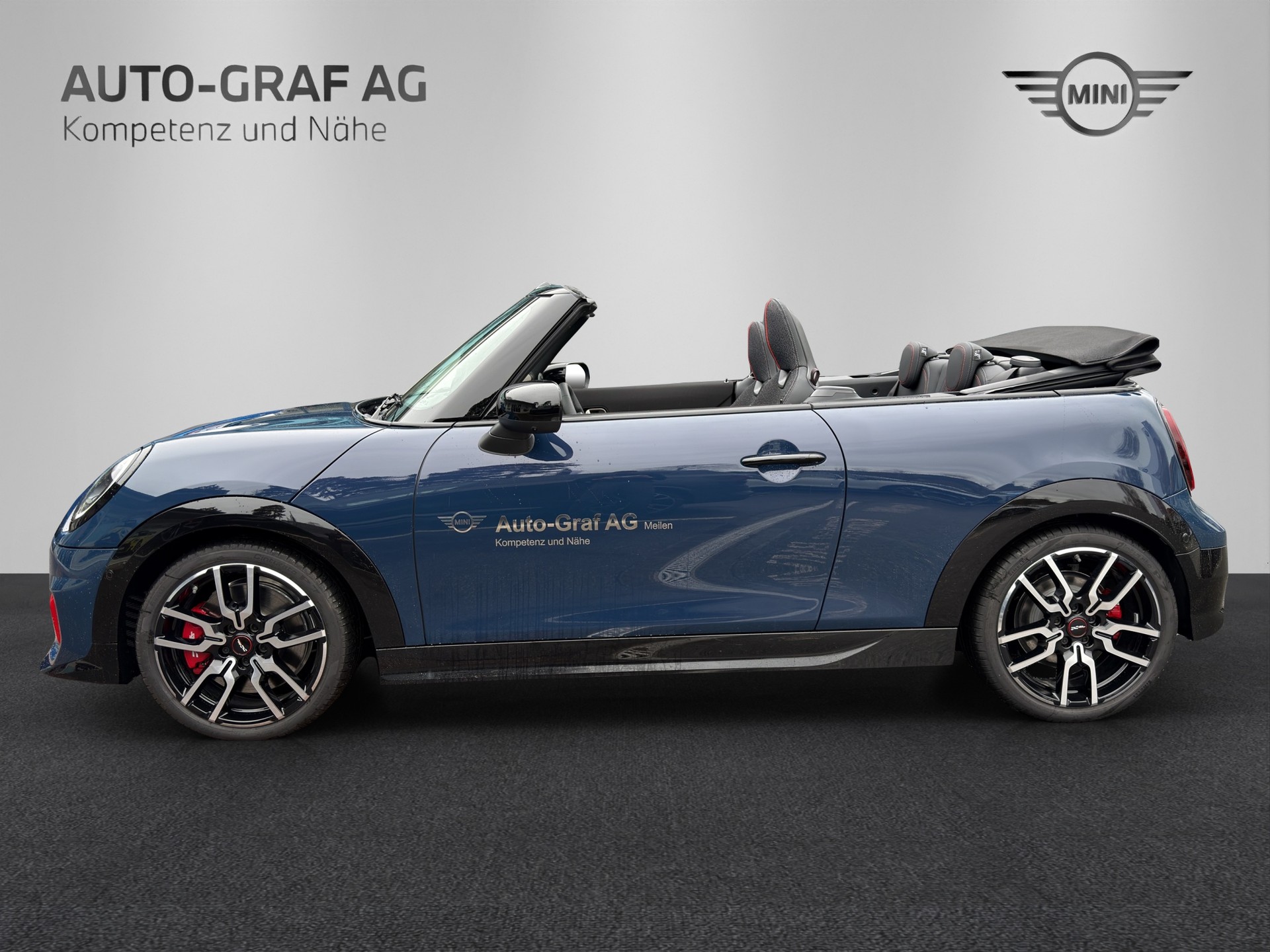 MINI John Cooper Works Cabrio-image-1