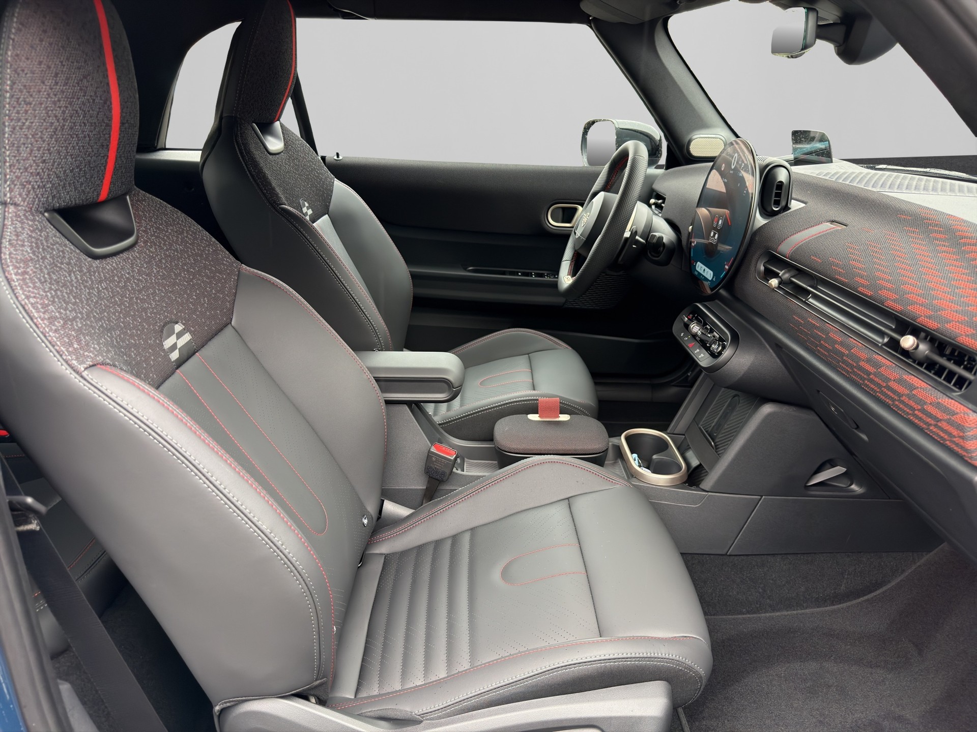 MINI John Cooper Works Cabrio-image-17