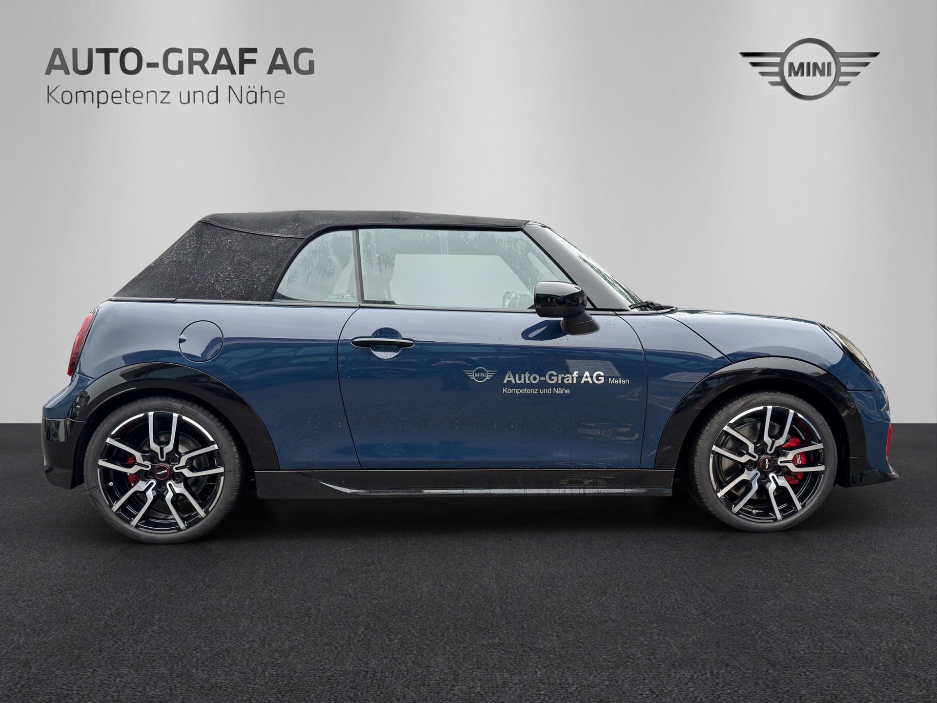 MINI John Cooper Works Cabrio-image-5