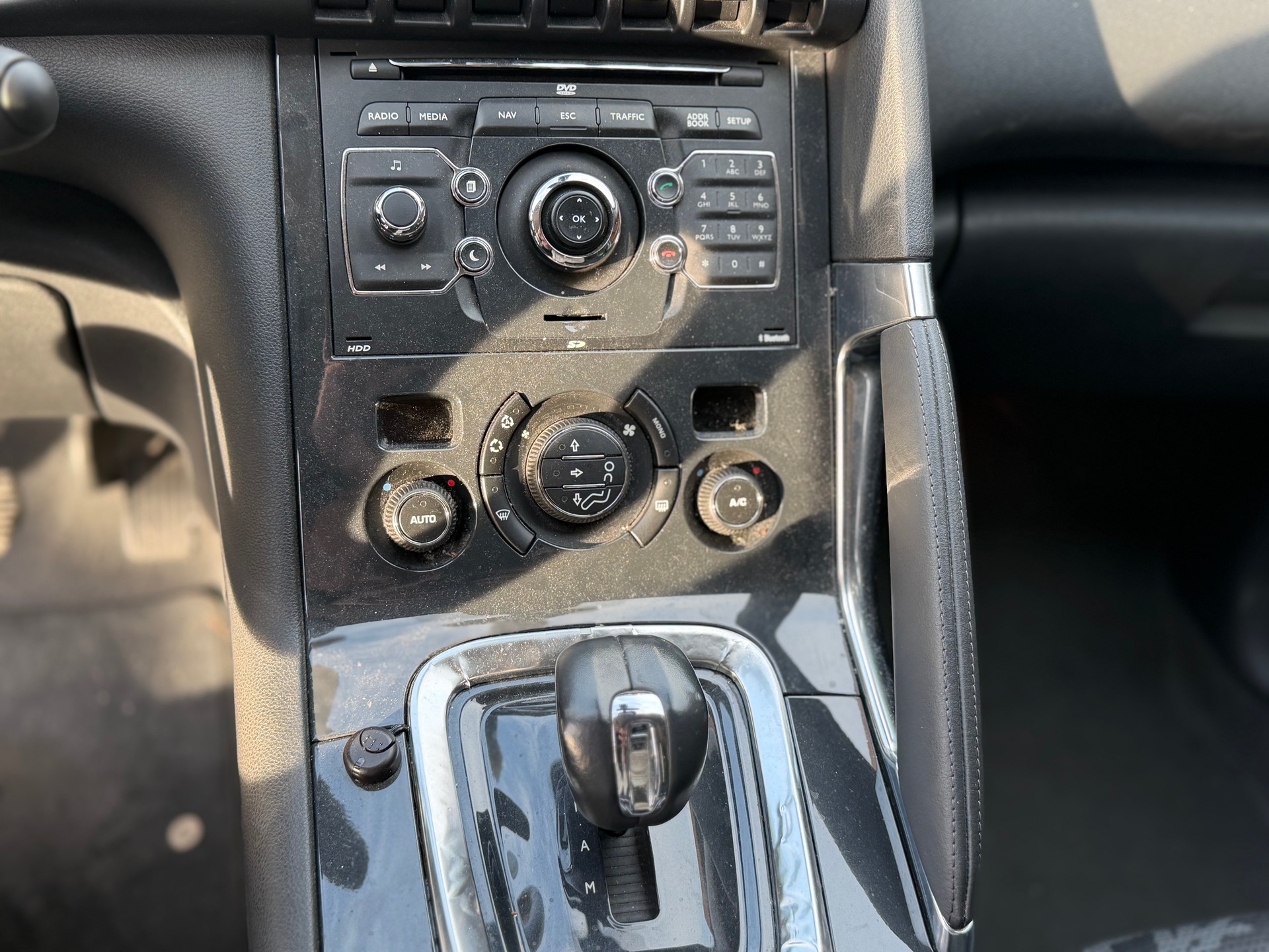 PEUGEOT 3008 HYbrid4 2.0 HDI EGS6-image-12