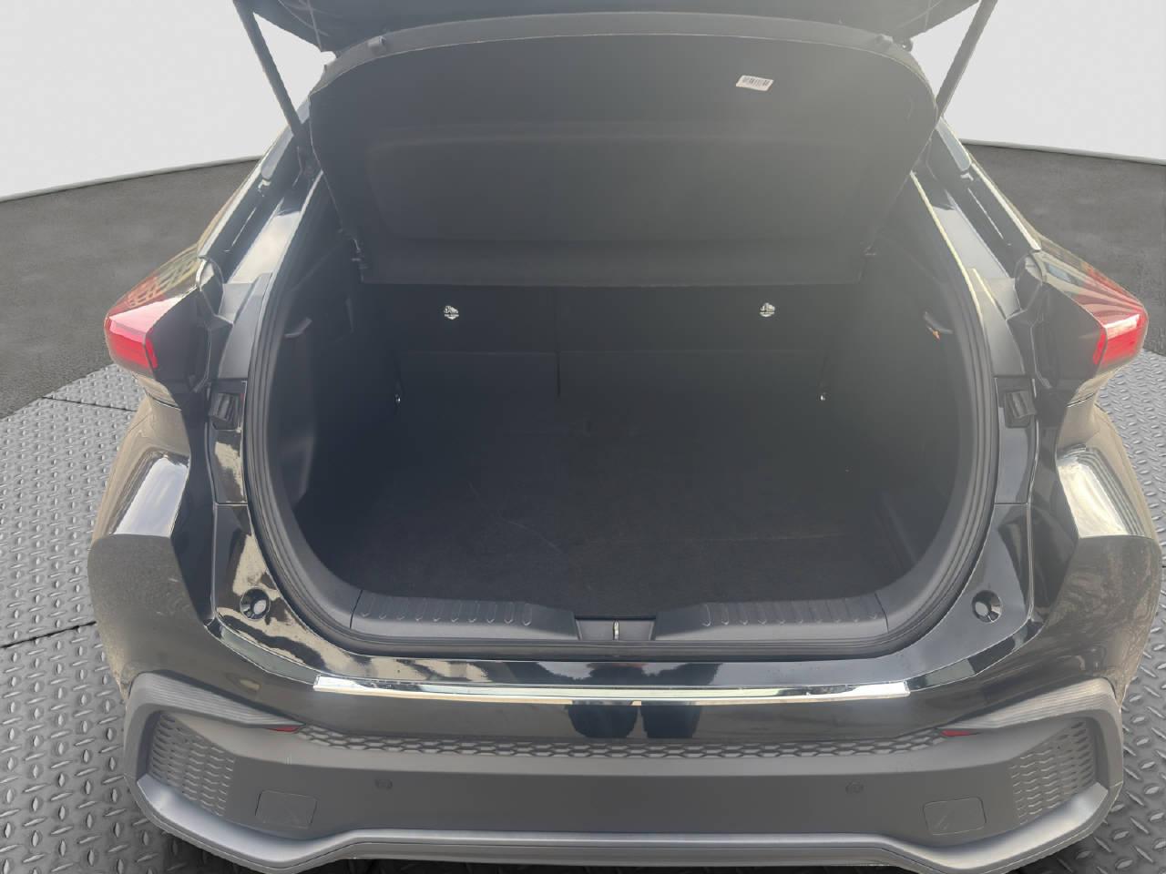 TOYOTA C-HR 2.0 PHEV Swiss Edition-image-9