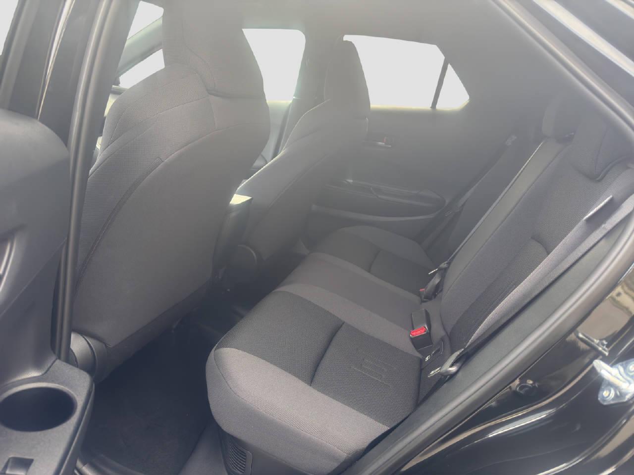 TOYOTA C-HR 2.0 PHEV Swiss Edition-image-14