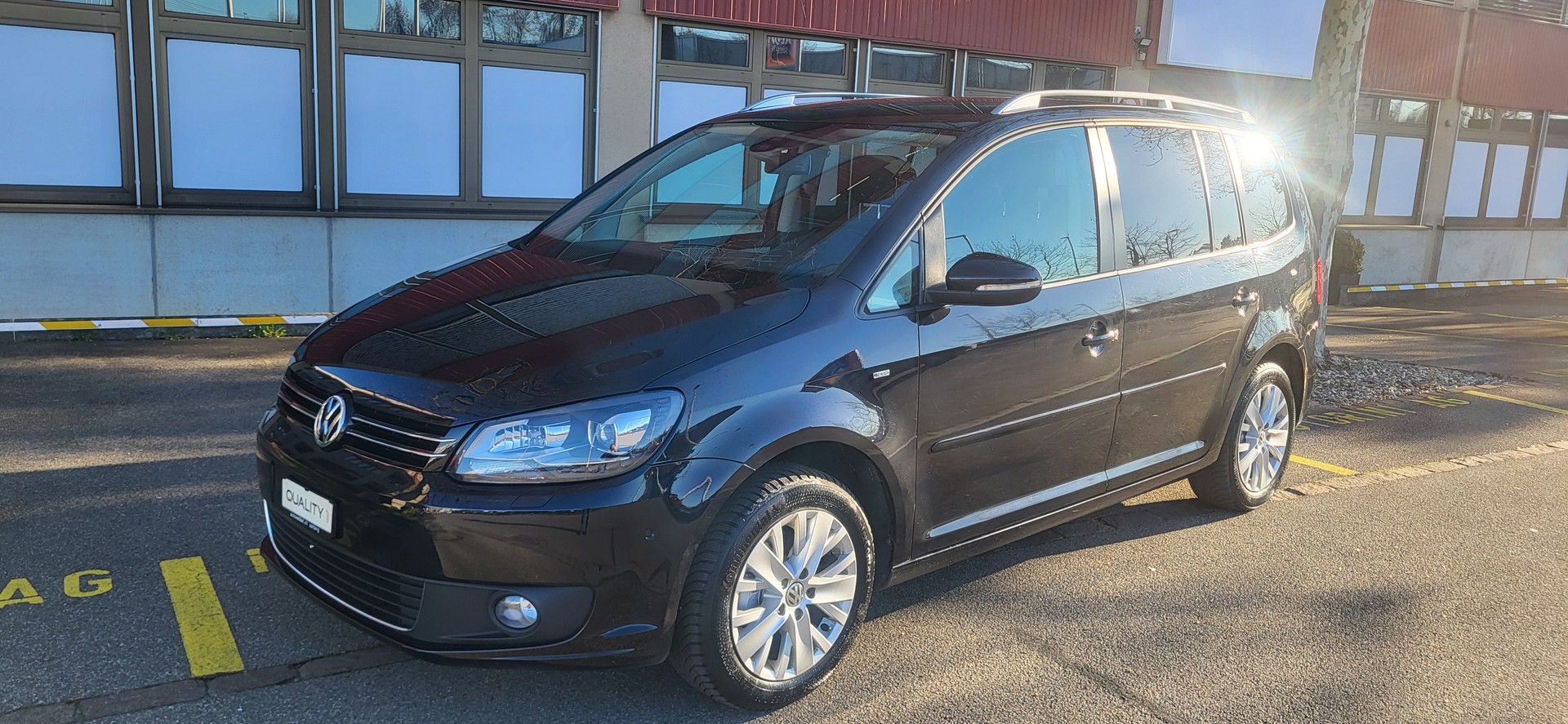 VW Touran 1.6 TDI BlueMotion Technology Cup DSG-image-1