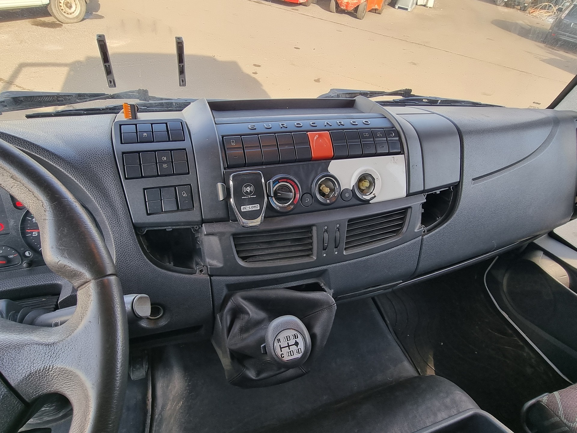 IVECO 140E25-image-10