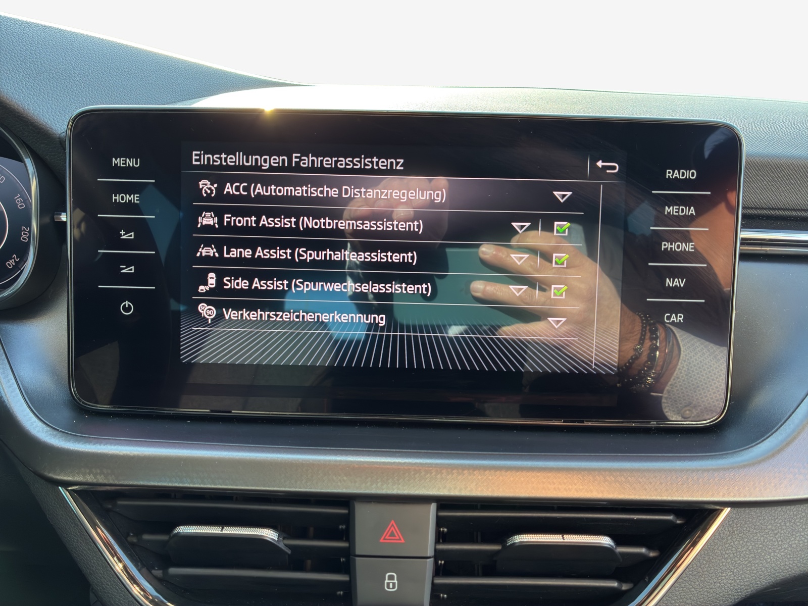 SKODA Kamiq 1.0 TSI Ambition DSG-image-13