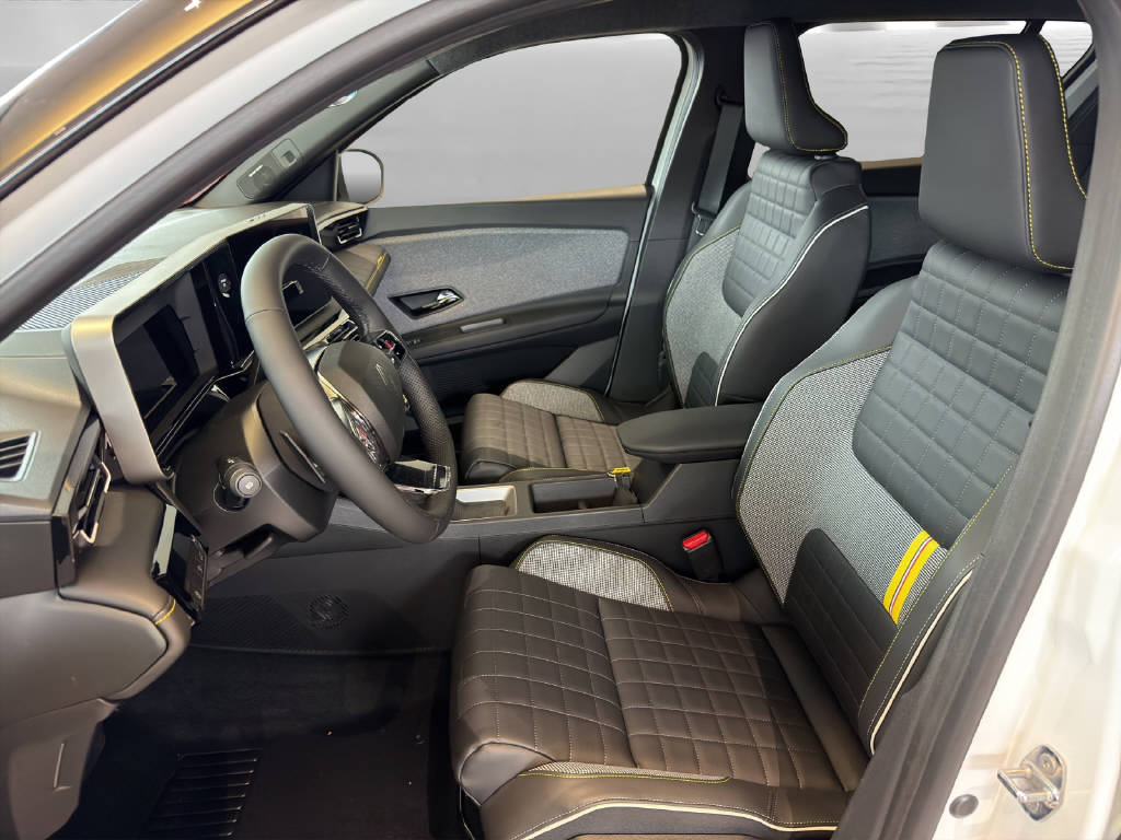 RENAULT R4 E-Tech Comfort Range iconic-image-3