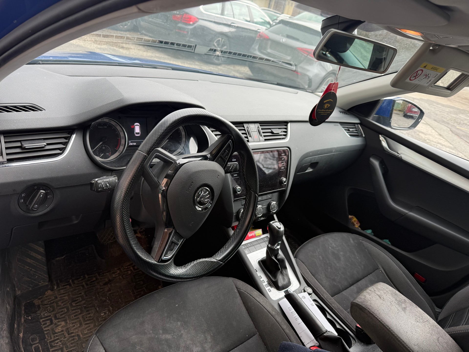 SKODA Octavia Combi 2.0 TDI Ambition 4x4 DSG-image-4