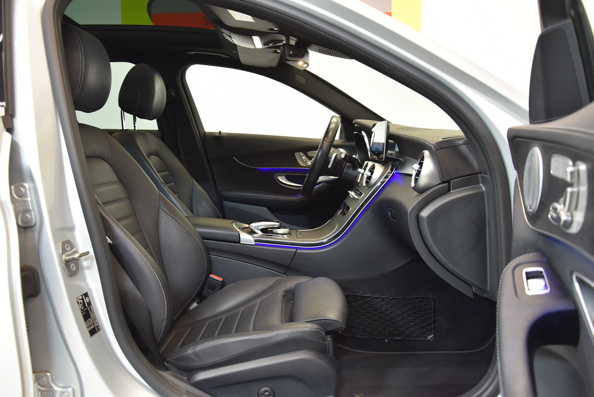 MERCEDES-BENZ C 300 AMG Line 4Matic 9G-Tronic-image-3