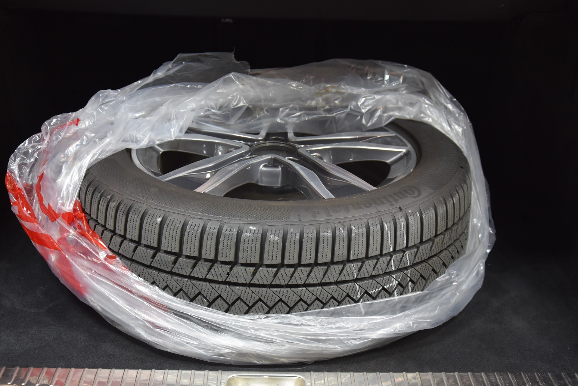 MERCEDES-BENZ C 300 AMG Line 4Matic 9G-Tronic-image-8