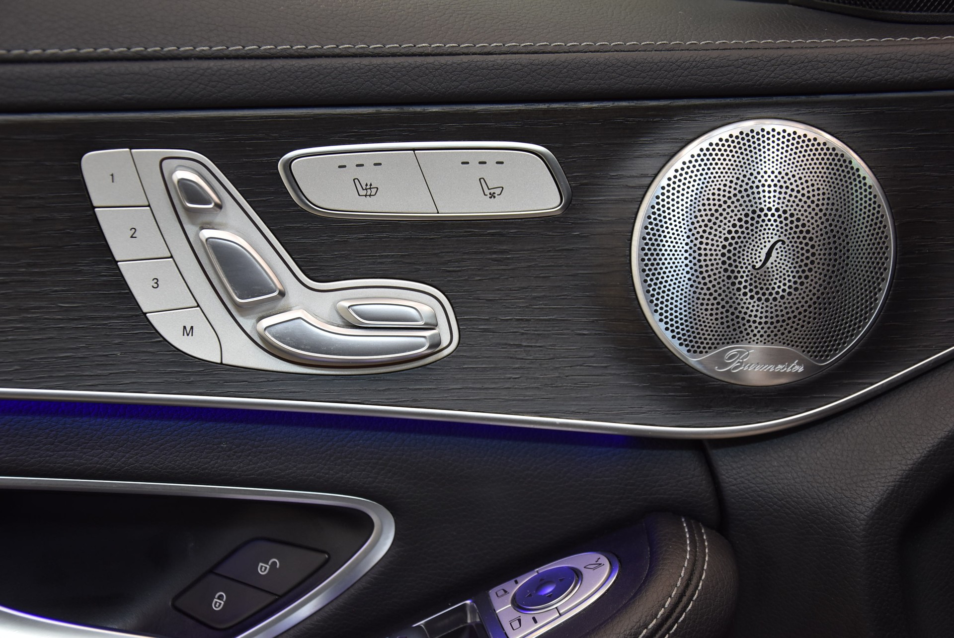 MERCEDES-BENZ C 300 AMG Line 4Matic 9G-Tronic-image-6