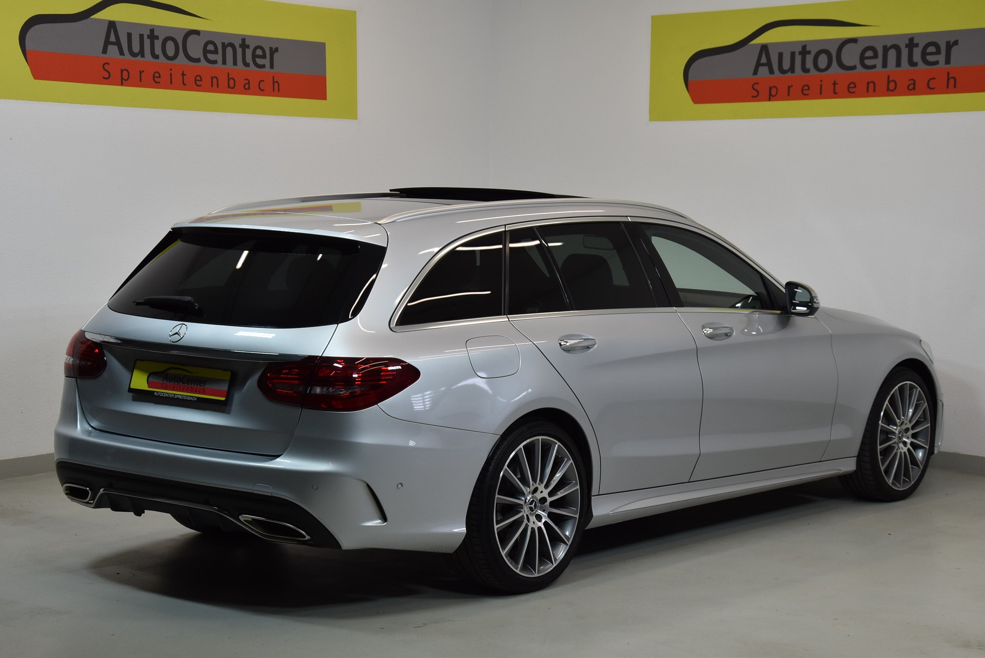 MERCEDES-BENZ C 300 AMG Line 4Matic 9G-Tronic-image-15