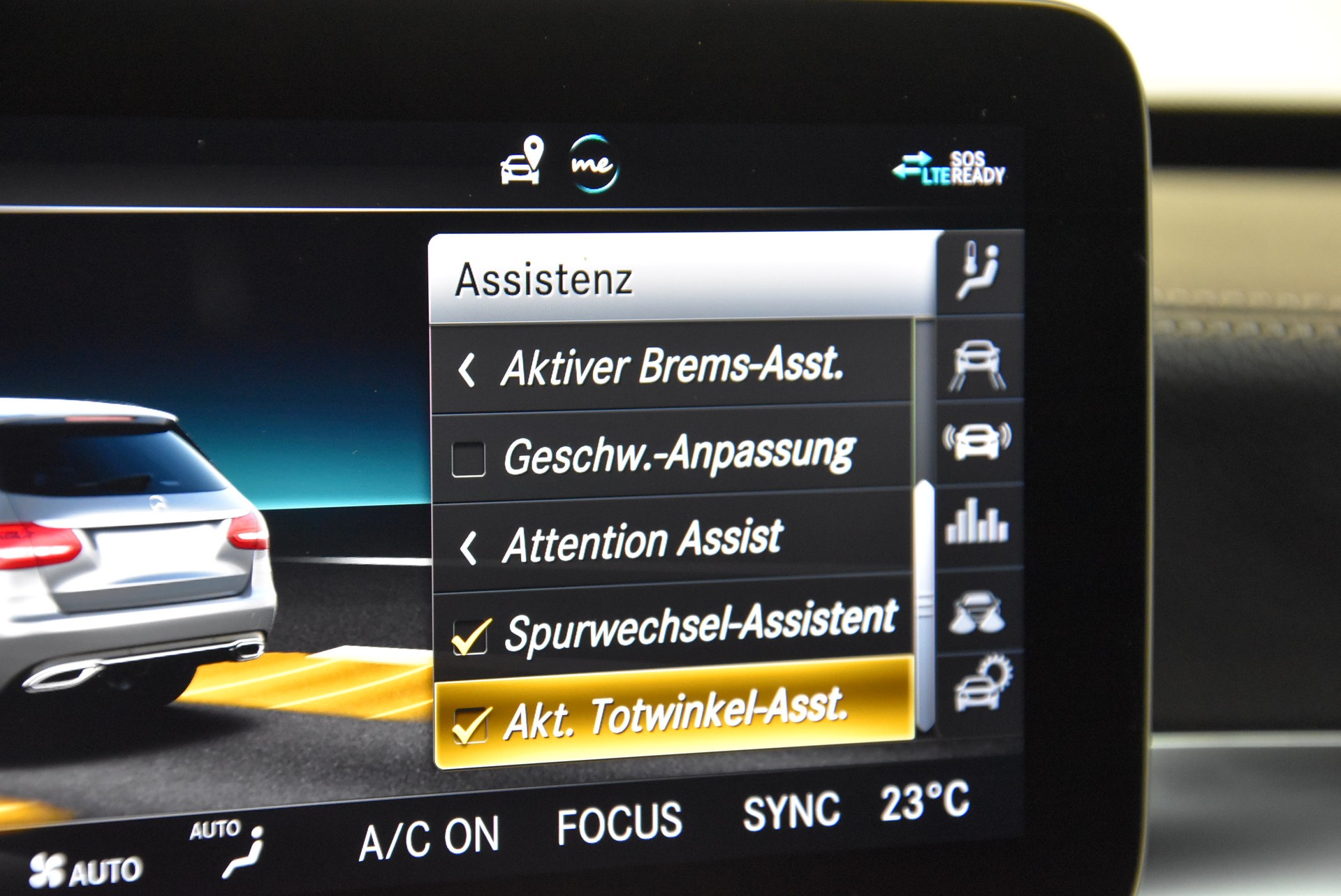 MERCEDES-BENZ C 300 AMG Line 4Matic 9G-Tronic-image-12