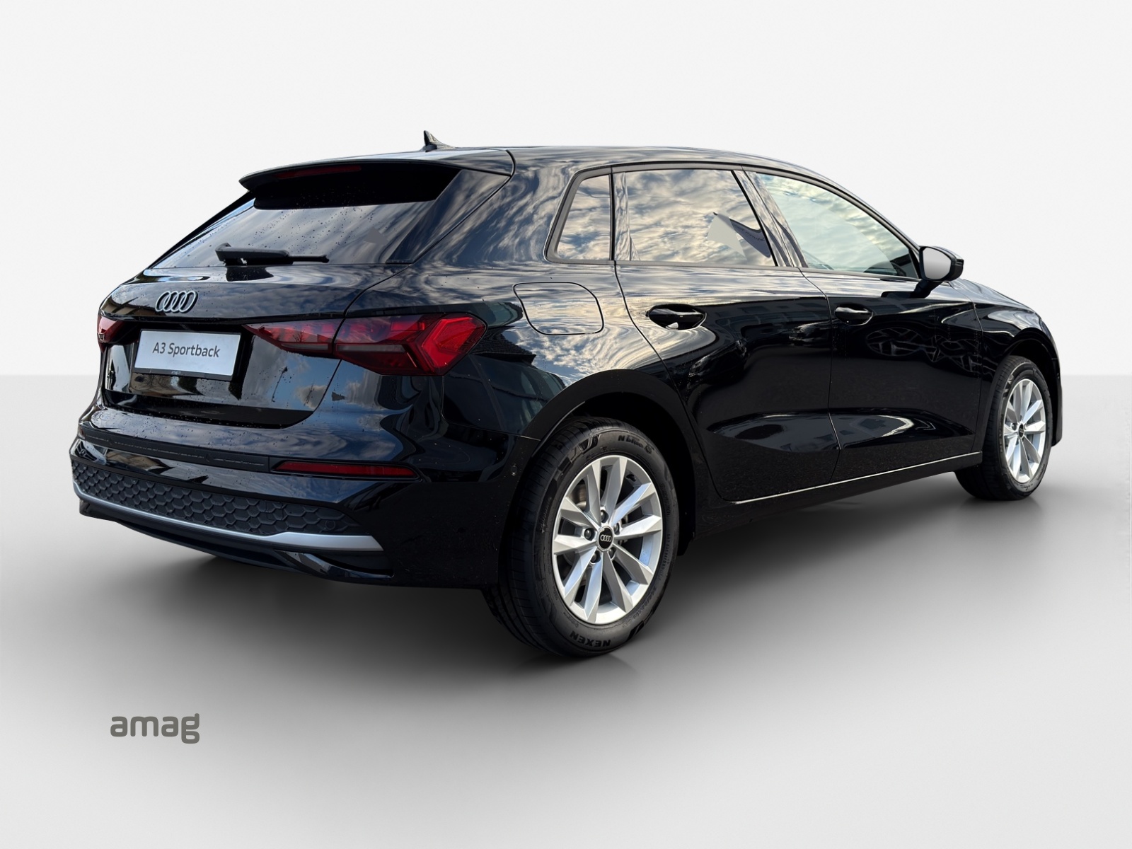 AUDI A3 Sportback TFSI 110 kW Attraction S tronic-image-4