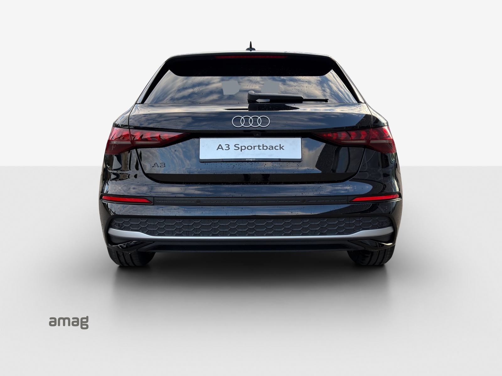 AUDI A3 Sportback TFSI 110 kW Attraction S tronic-image-3