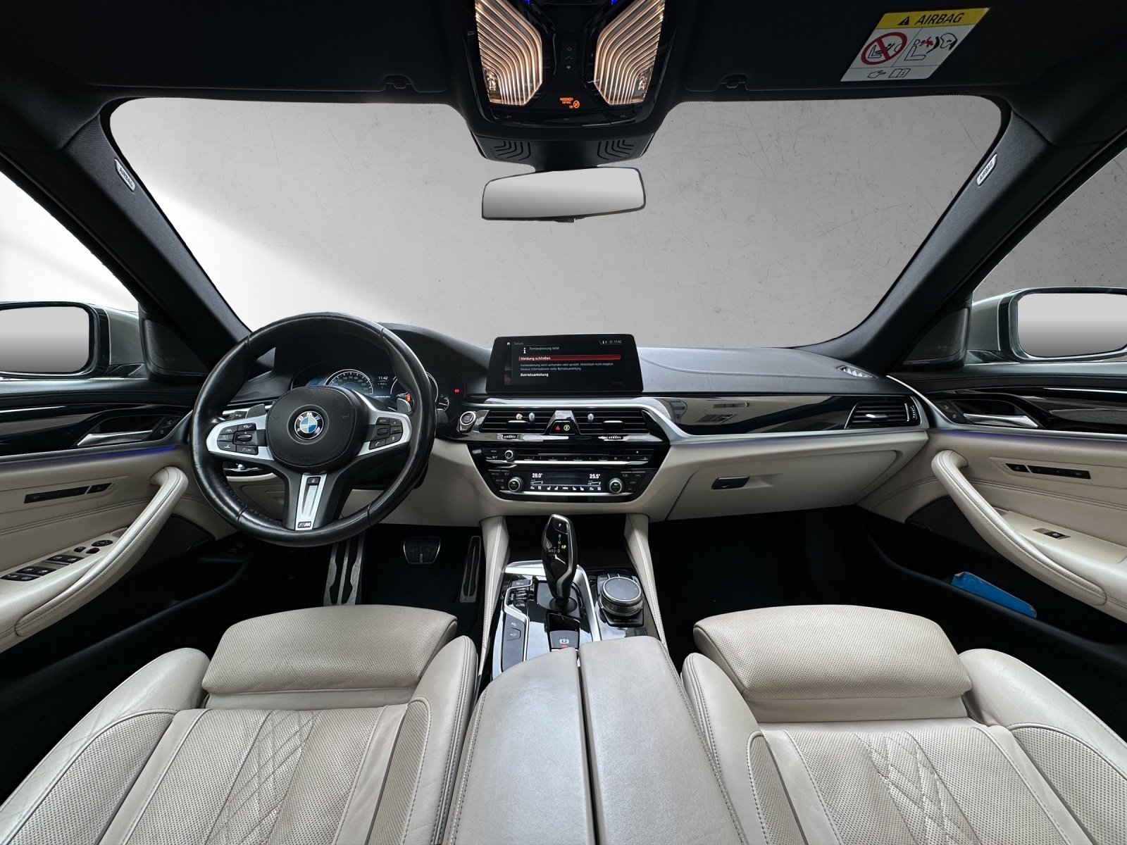 BMW M550i xDrive Steptronic-image-11