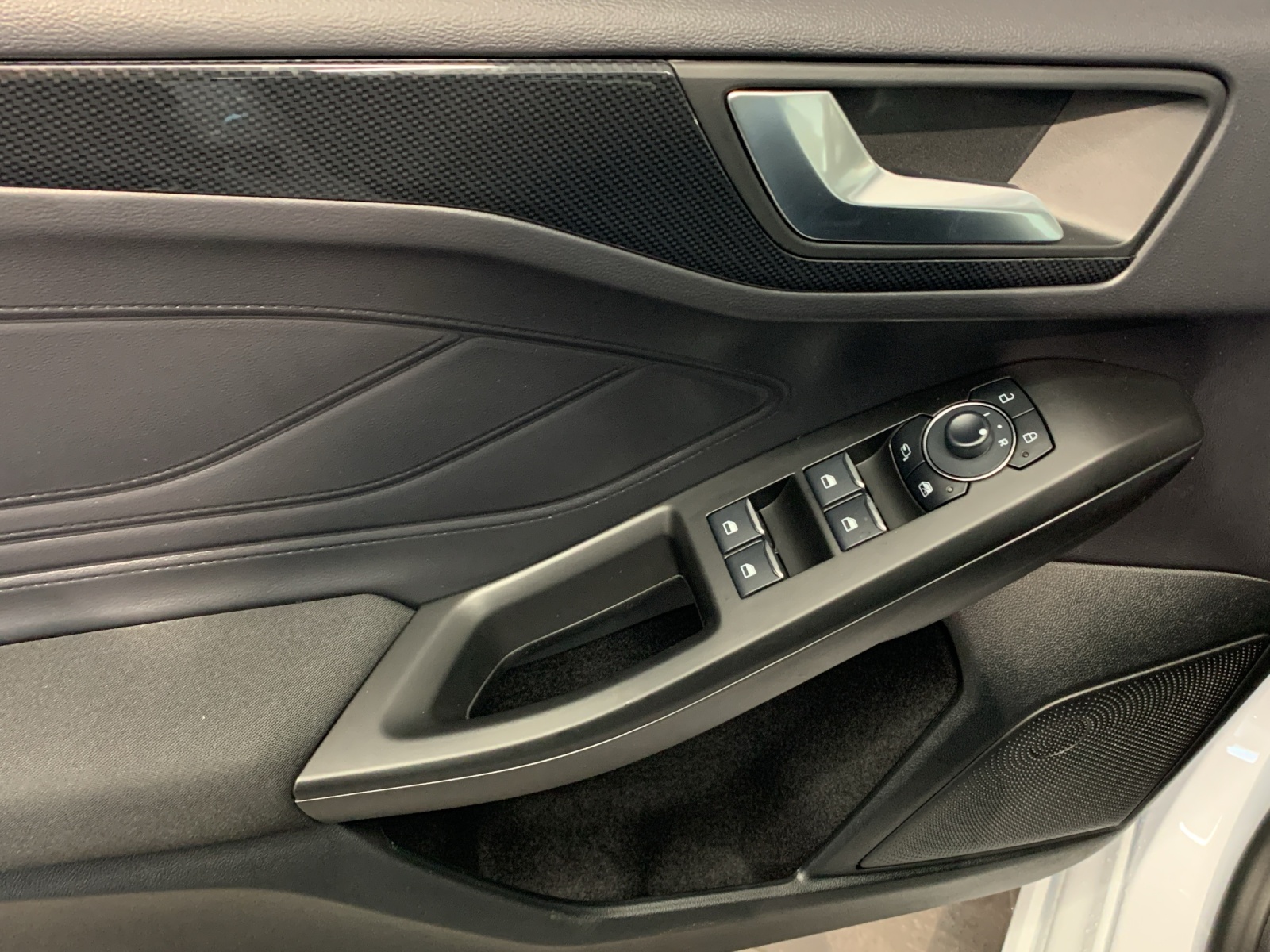 FORD Focus SW 1.0i EcoB Hybrid 155 ST-Line X-image-7