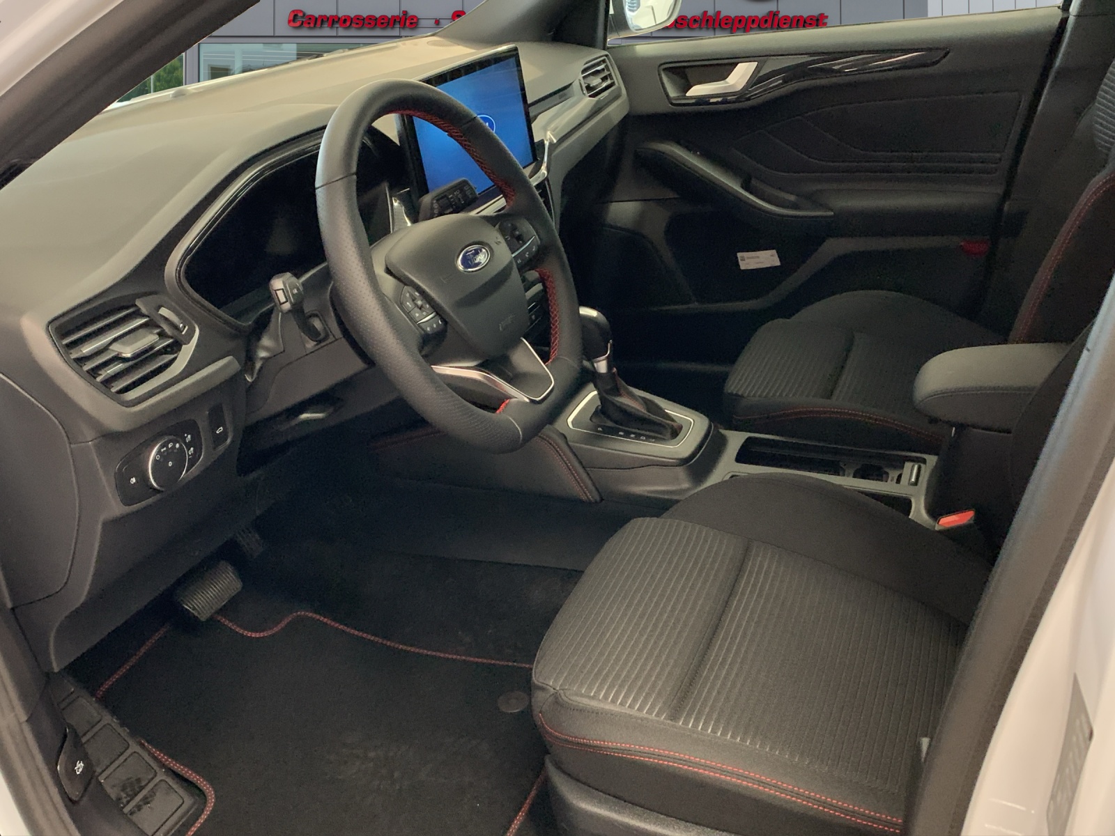 FORD Focus SW 1.0i EcoB Hybrid 155 ST-Line X-image-6