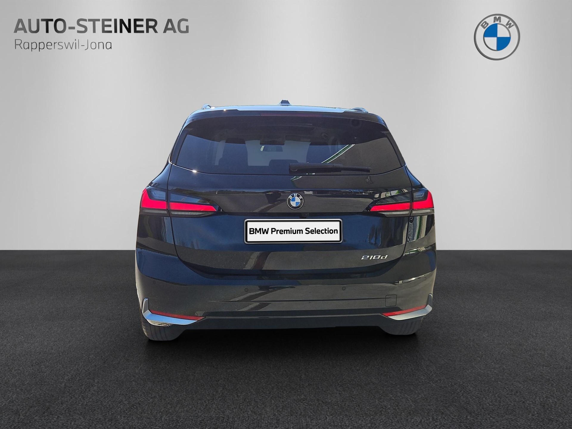 BMW 218d DKG-showroom-element-3