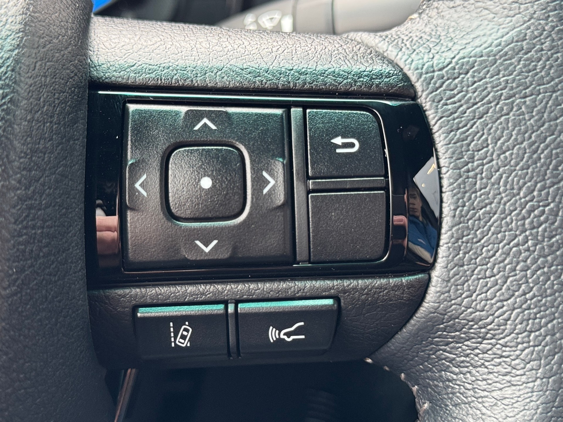 TOYOTA Hilux 2.8d MHEV Invincible Double Cab 4x4-image-20
