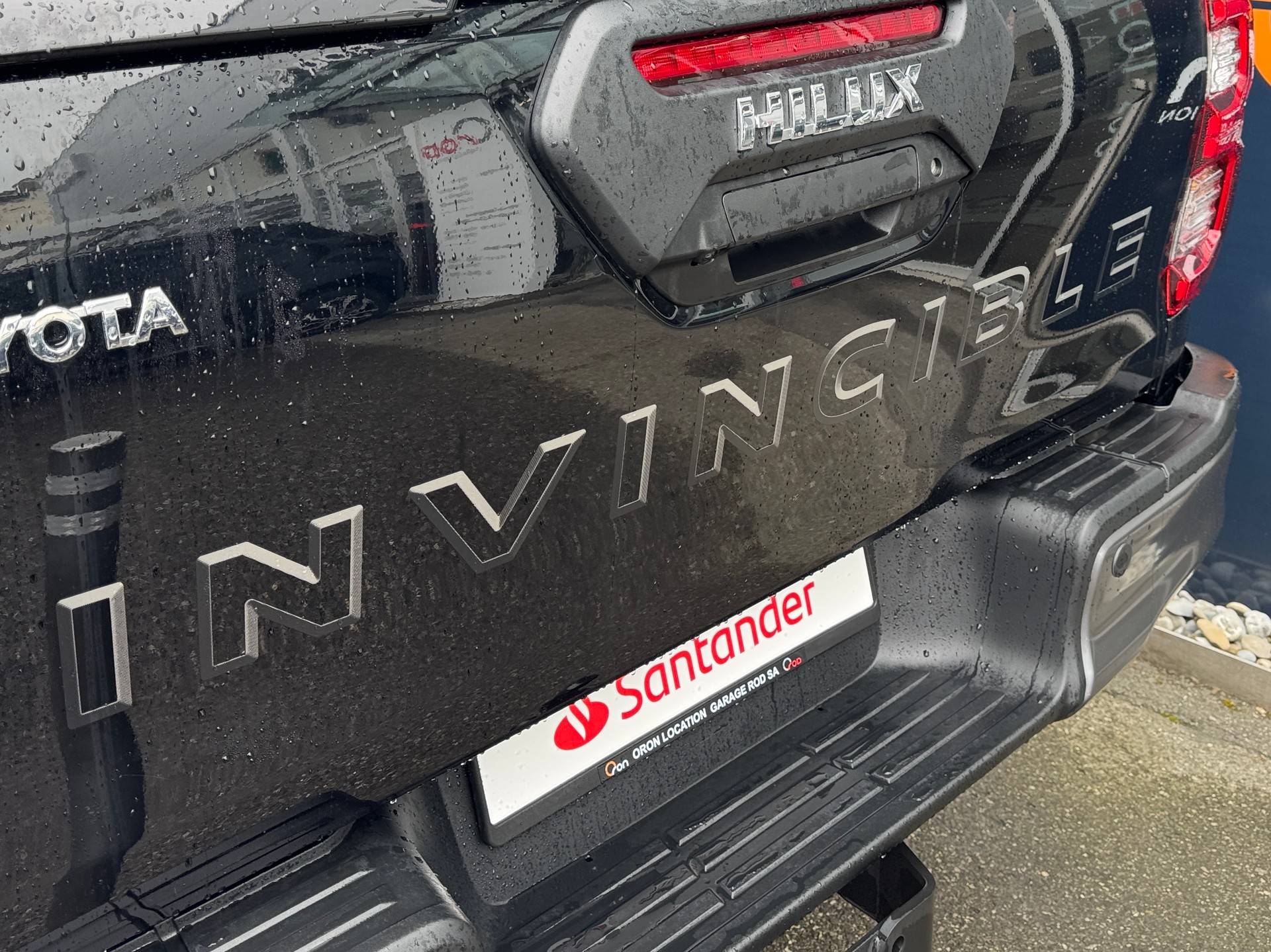 TOYOTA Hilux 2.8d MHEV Invincible Double Cab 4x4-image-10