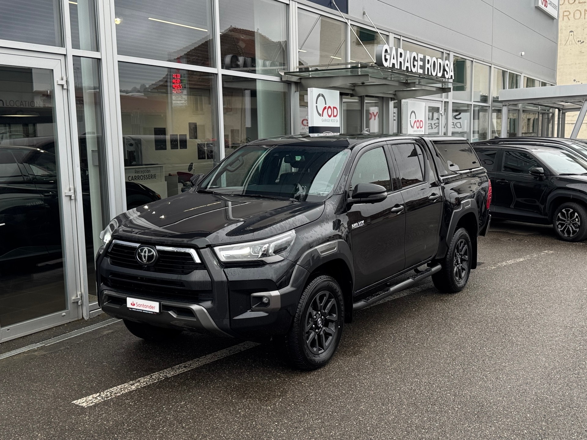 TOYOTA Hilux 2.8d MHEV Invincible Double Cab 4x4-image-0