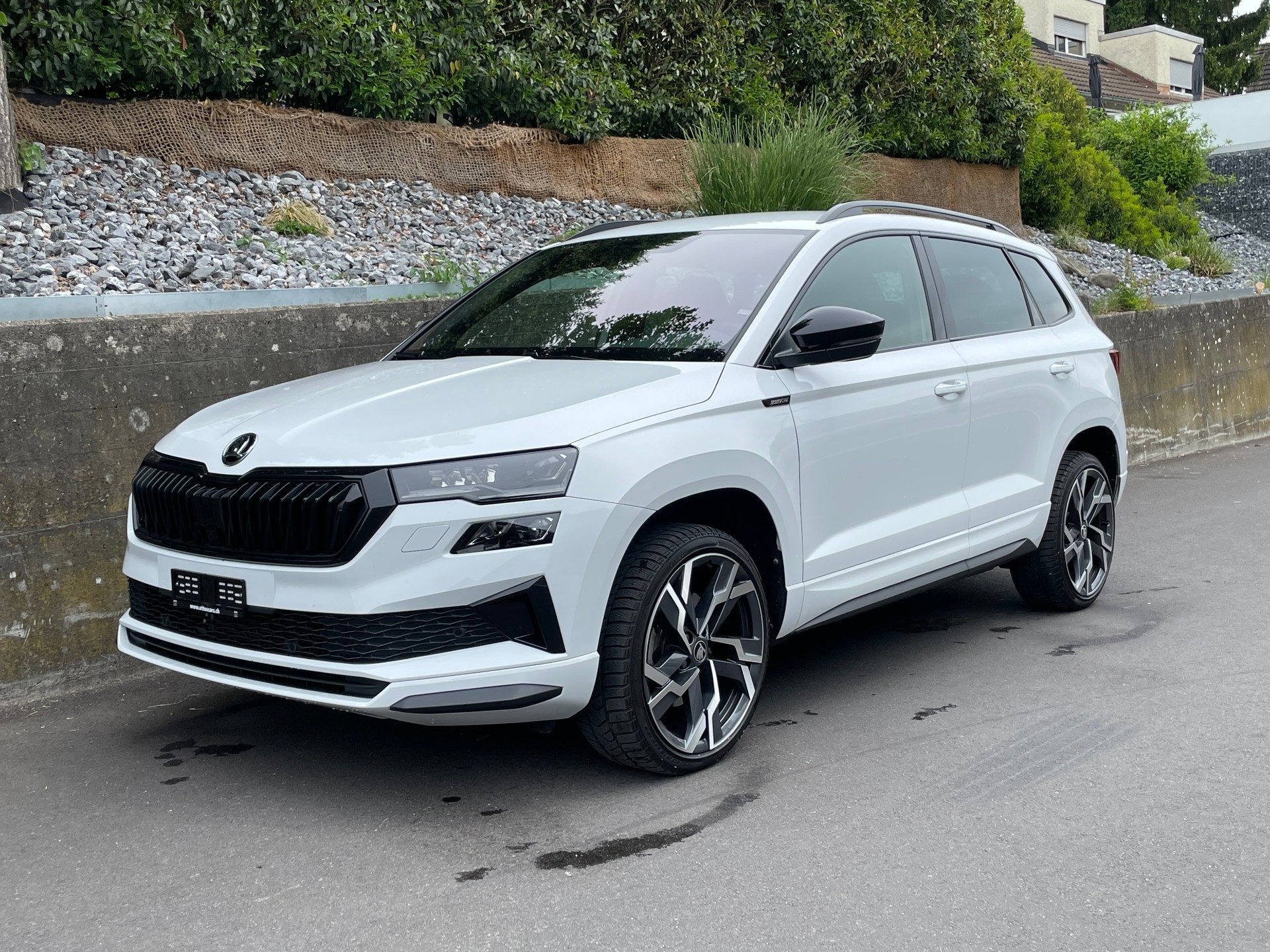 SKODA Karoq 1.5 TSI SportLine DSG * Anhängerkupplung elektrische Heckklappe *