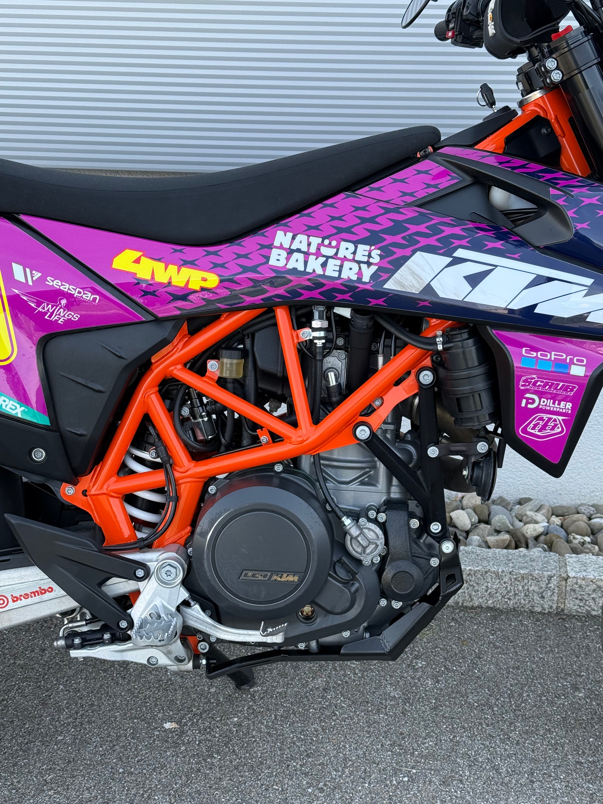 KTM 690 SMC R (35kW)-image-4