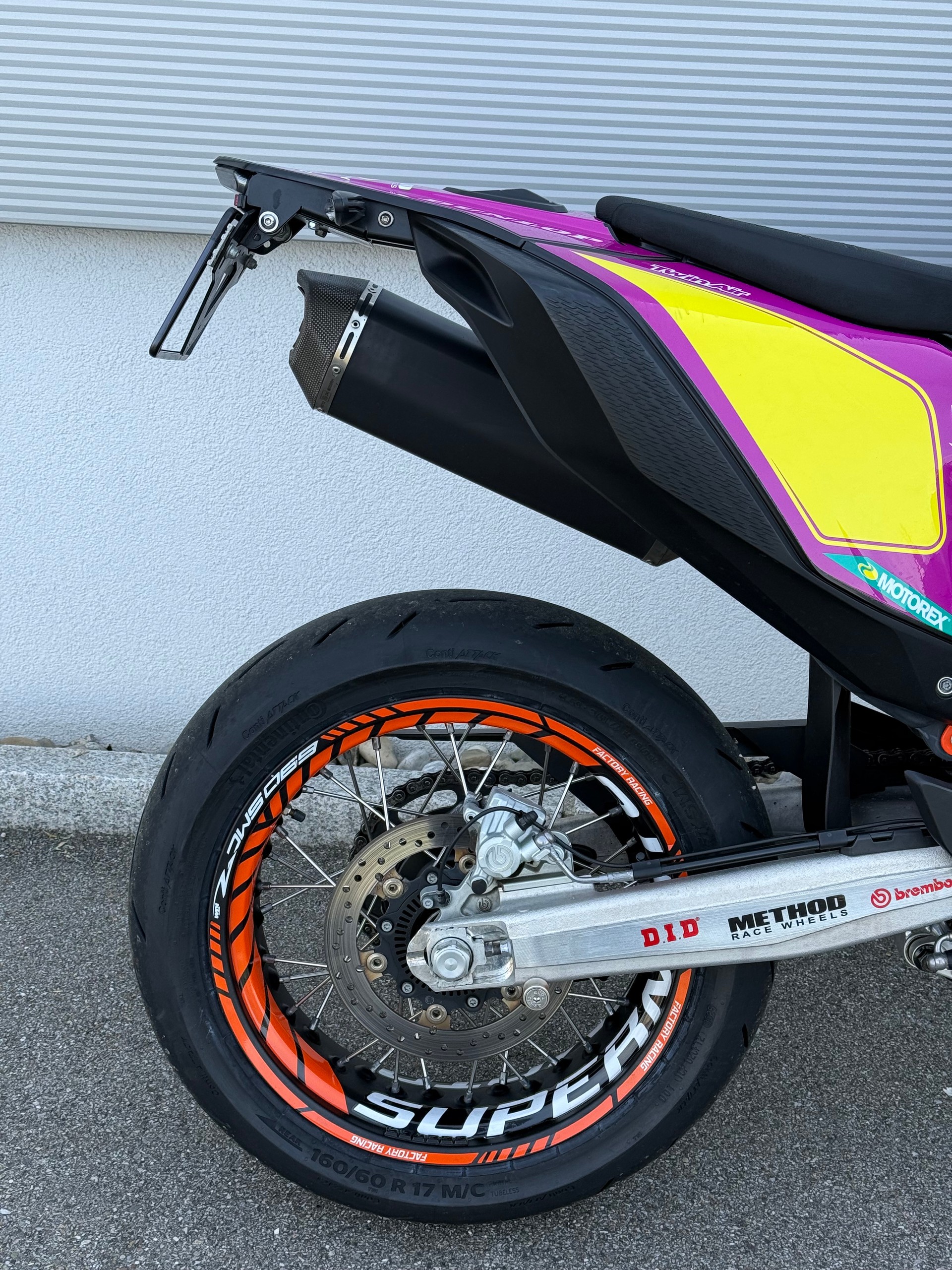 KTM 690 SMC R (35kW)-image-5