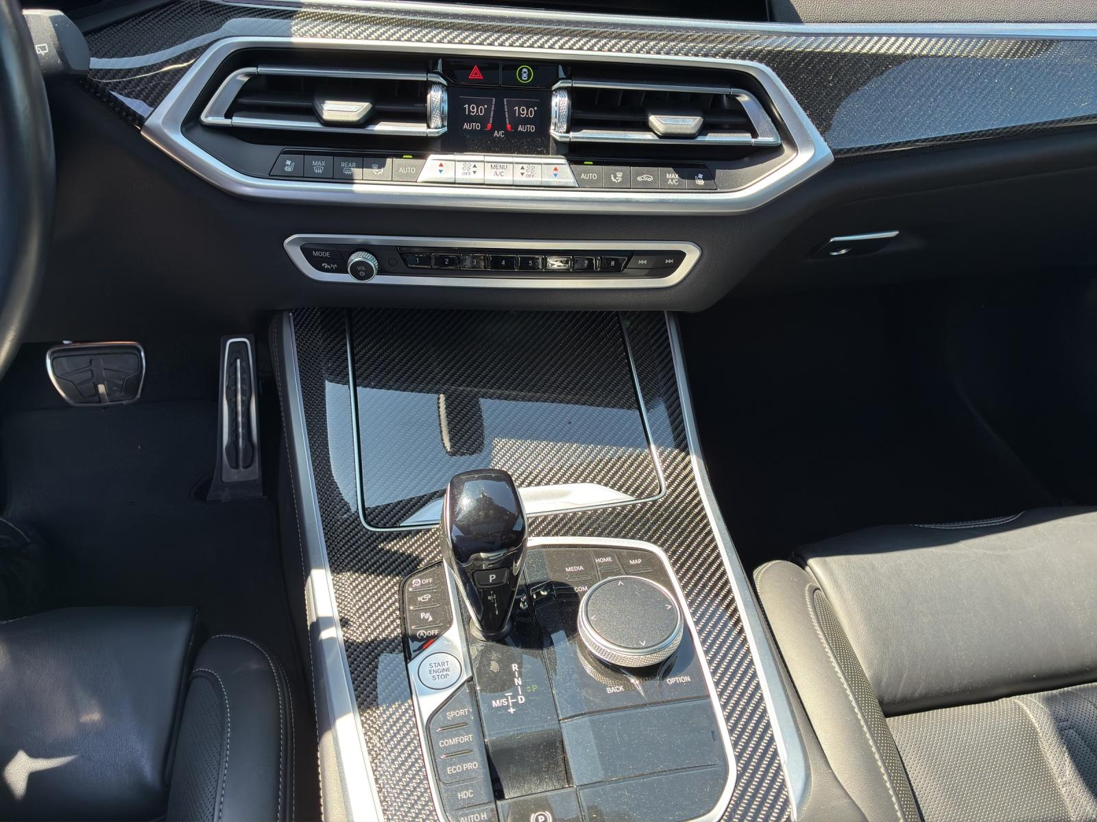 BMW X5 M50i xDrive-image-16