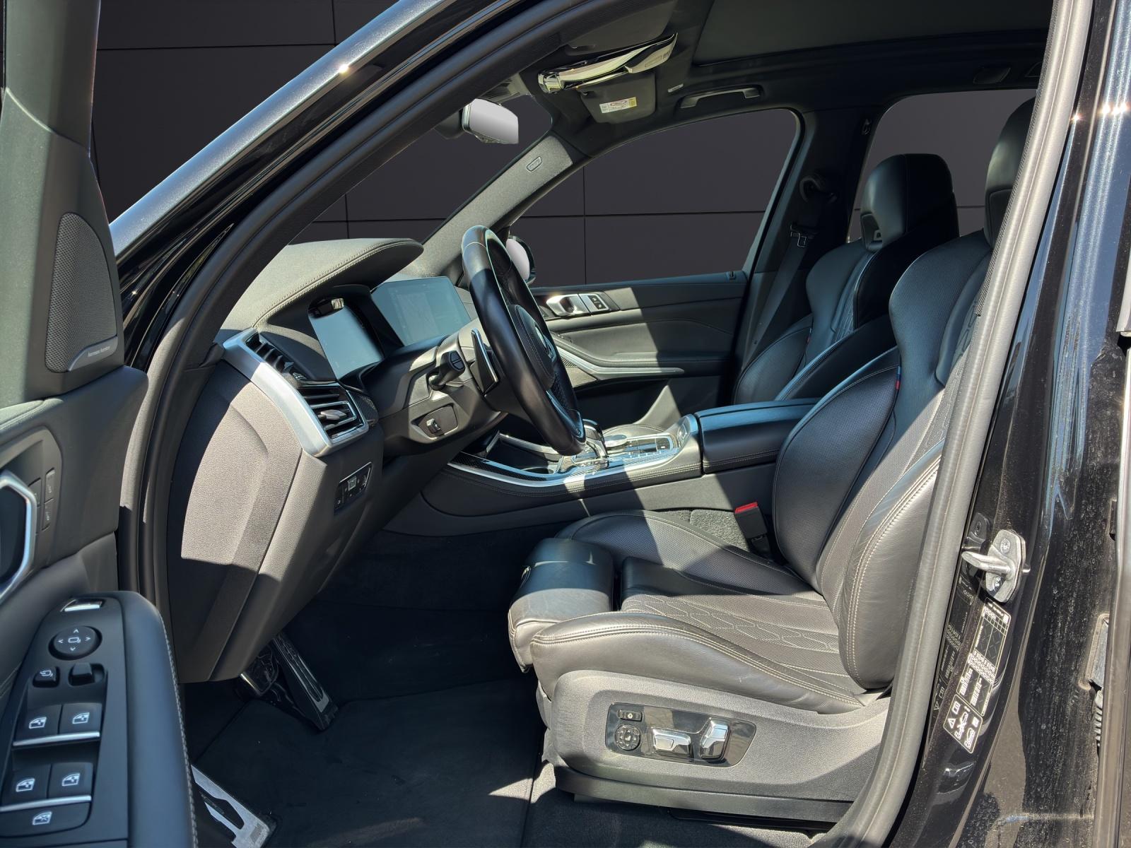 BMW X5 M50i xDrive-showroom-element-1