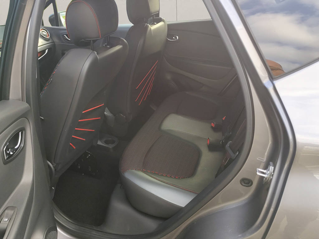 RENAULT Captur 1.2 TCe Helly Hansen EDC-image-8