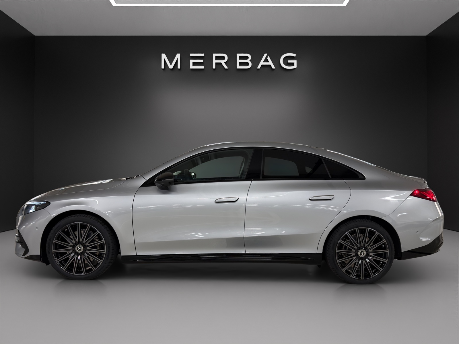 MERCEDES-BENZ CLA 350 4 Matic 85 kWh EQ-image-3