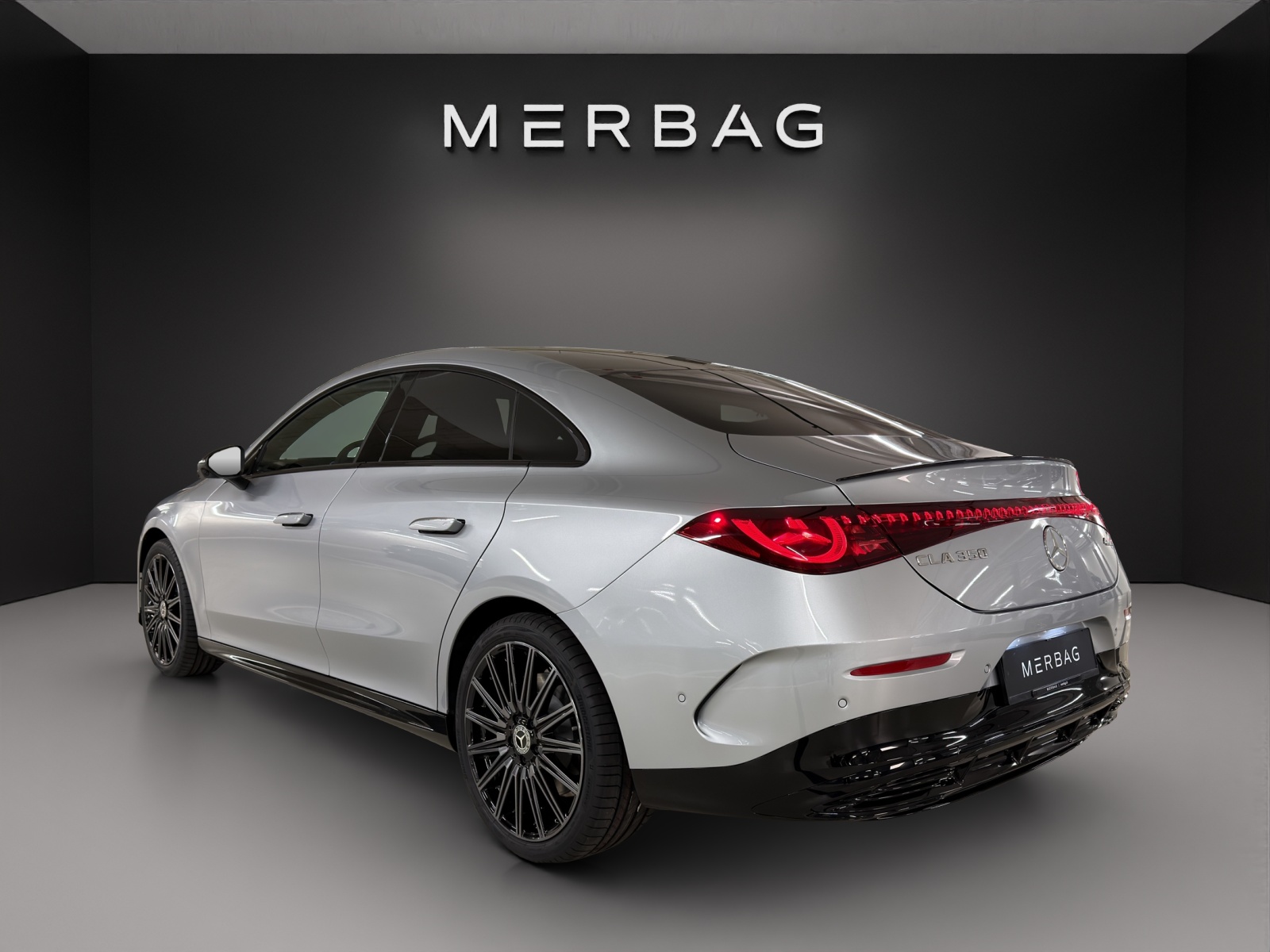 MERCEDES-BENZ CLA 350 4 Matic 85 kWh EQ-image-5