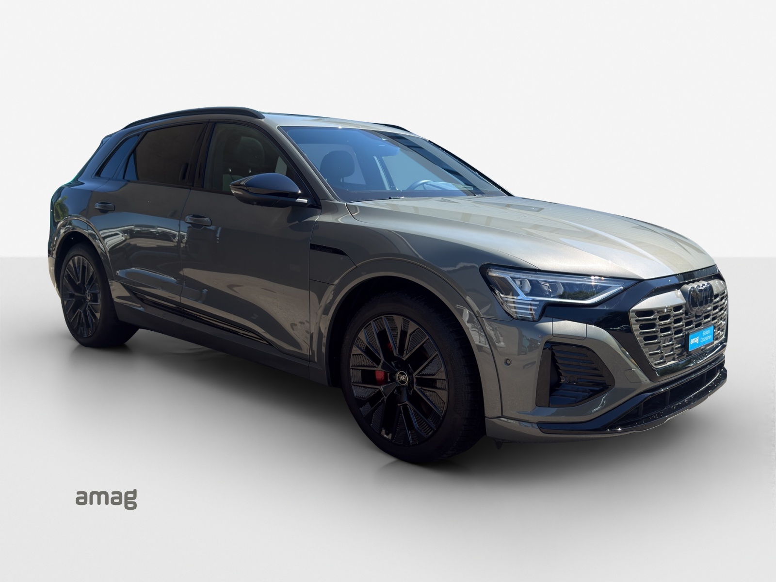 AUDI Q8 50 e-tron Black Edition quattro-image-5