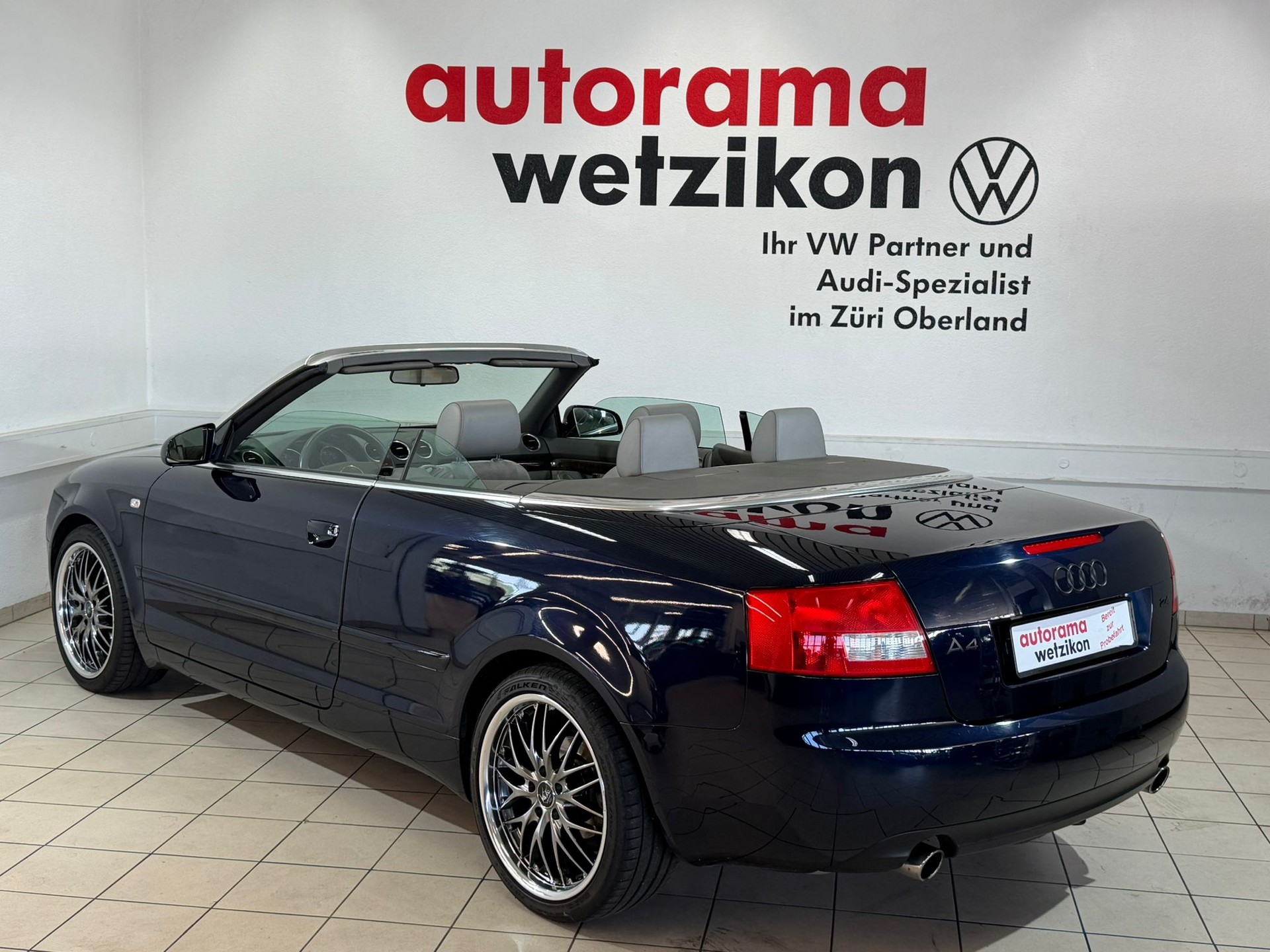 AUDI A4 Cabriolet 2.4 V6-image-4