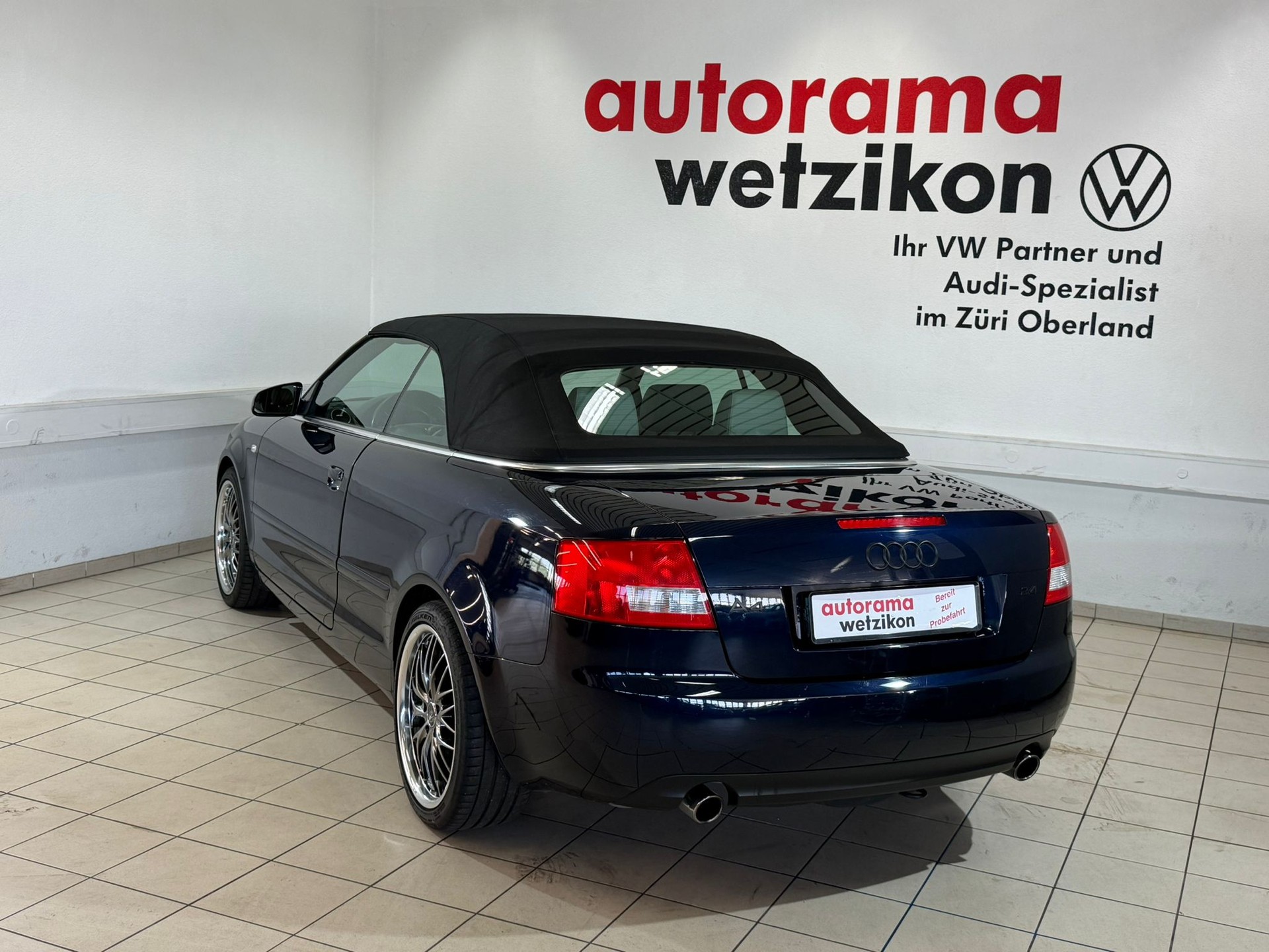 AUDI A4 Cabriolet 2.4 V6-image-7