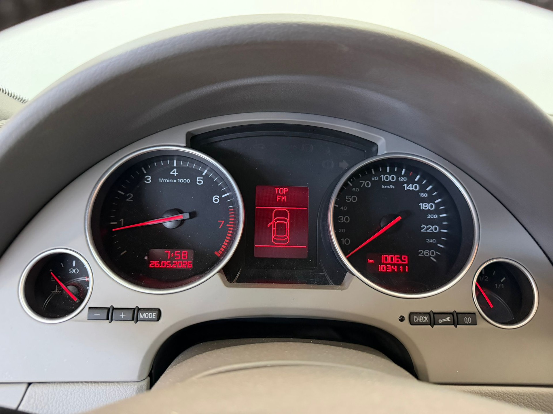 AUDI A4 Cabriolet 2.4 V6-image-13