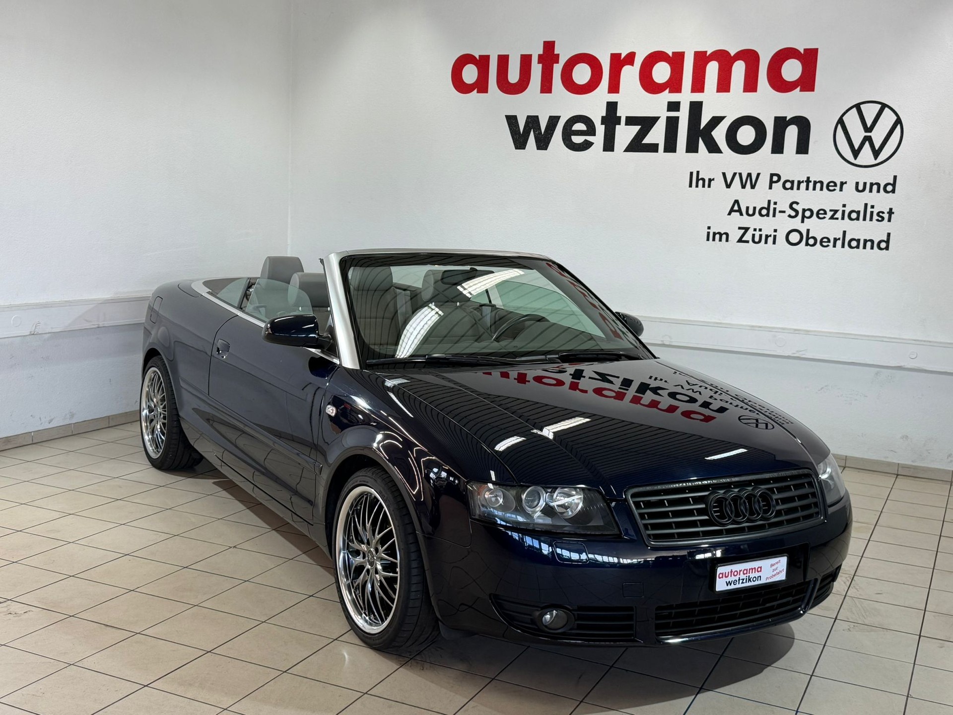AUDI A4 Cabriolet 2.4 V6-showroom-element-2