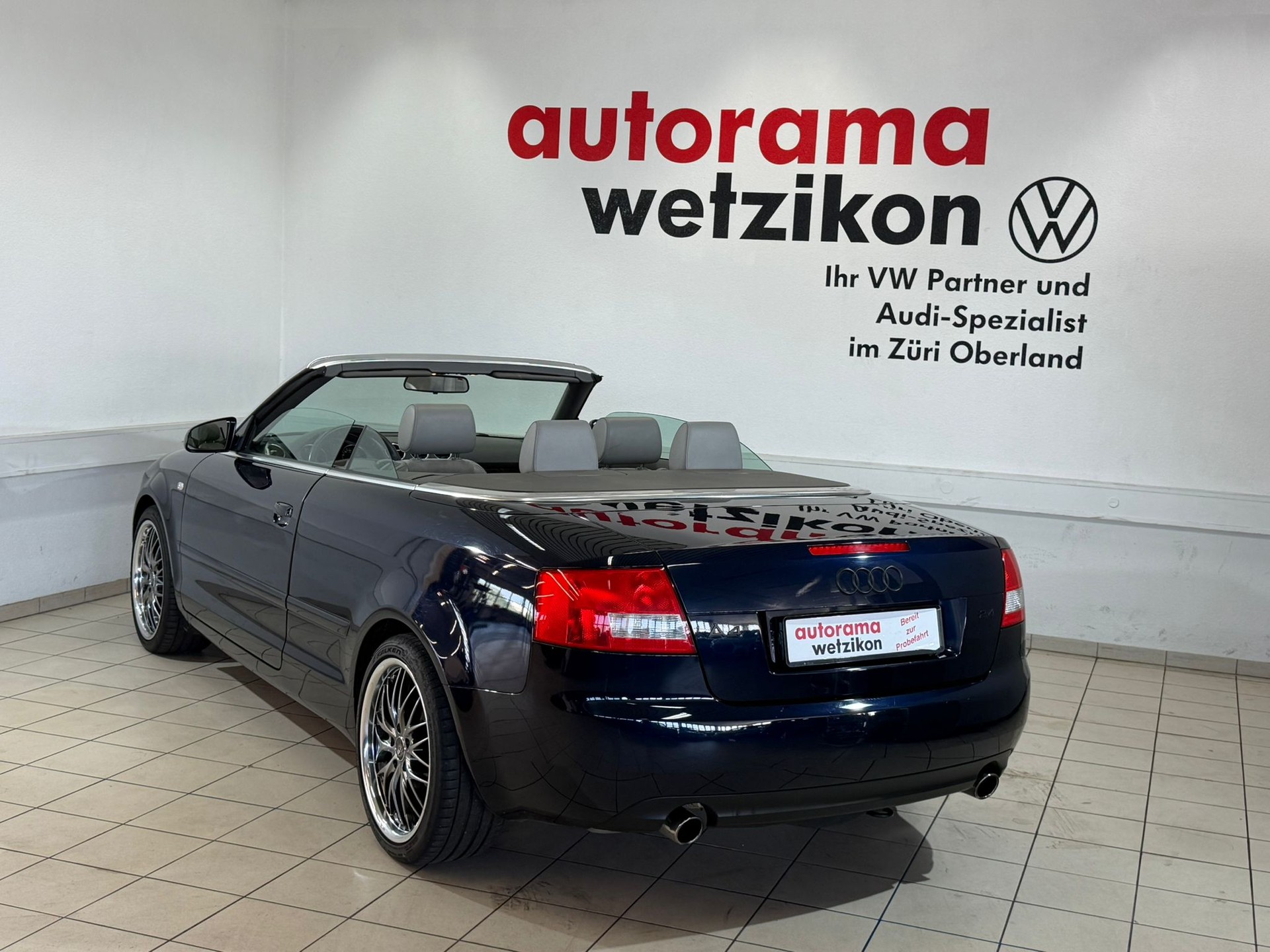 AUDI A4 Cabriolet 2.4 V6-image-6
