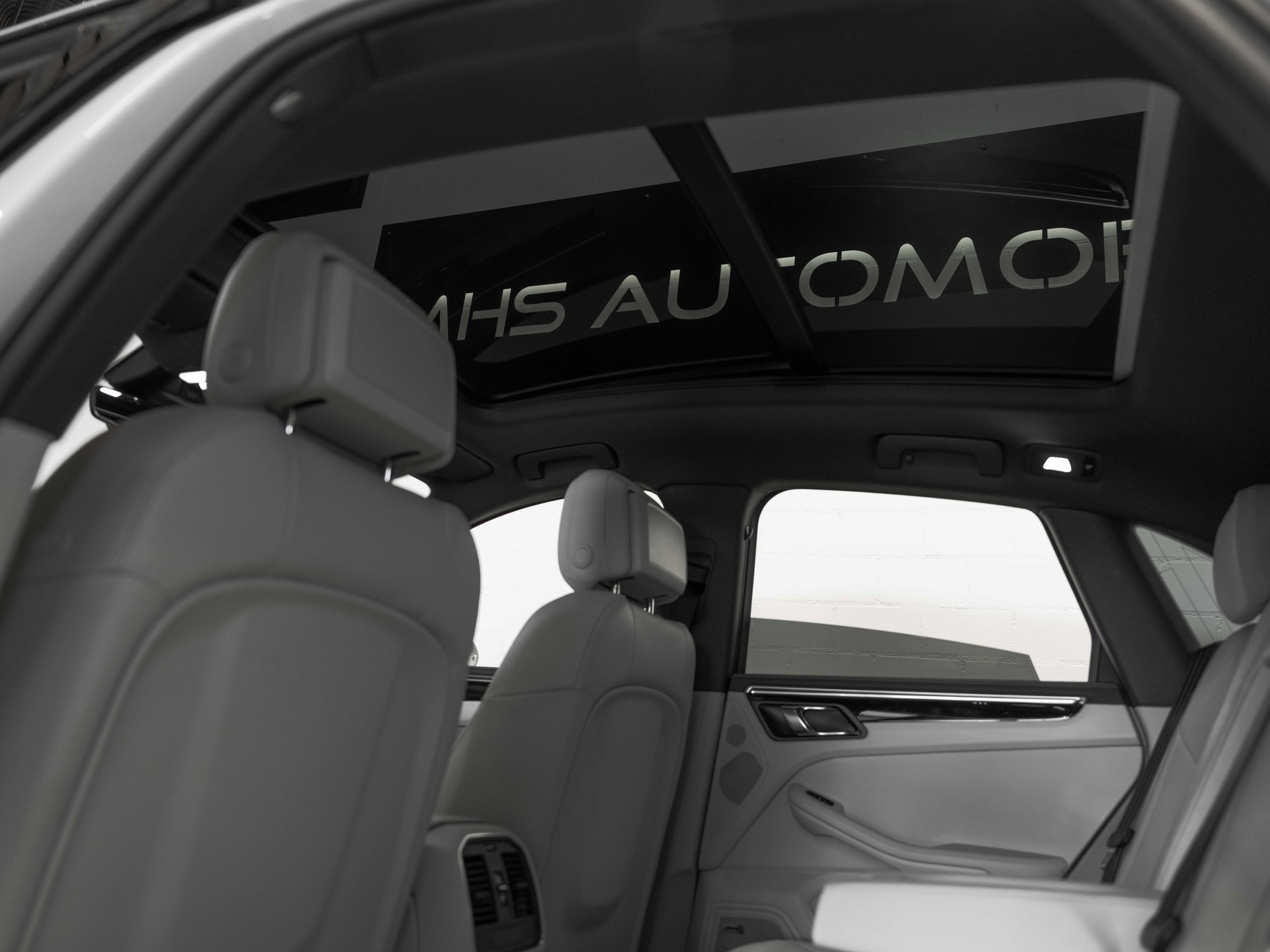 PORSCHE Macan S PDK-image-16