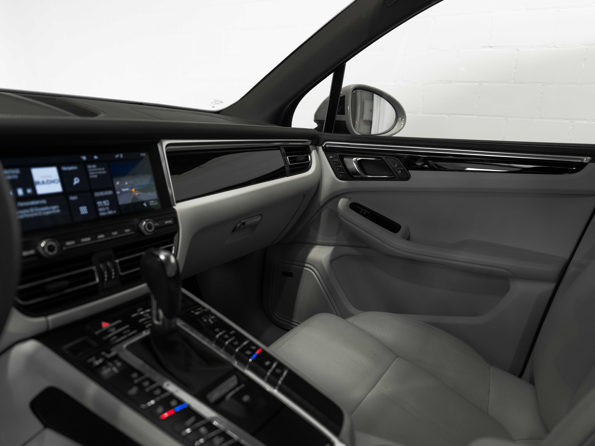 PORSCHE Macan S PDK-image-9