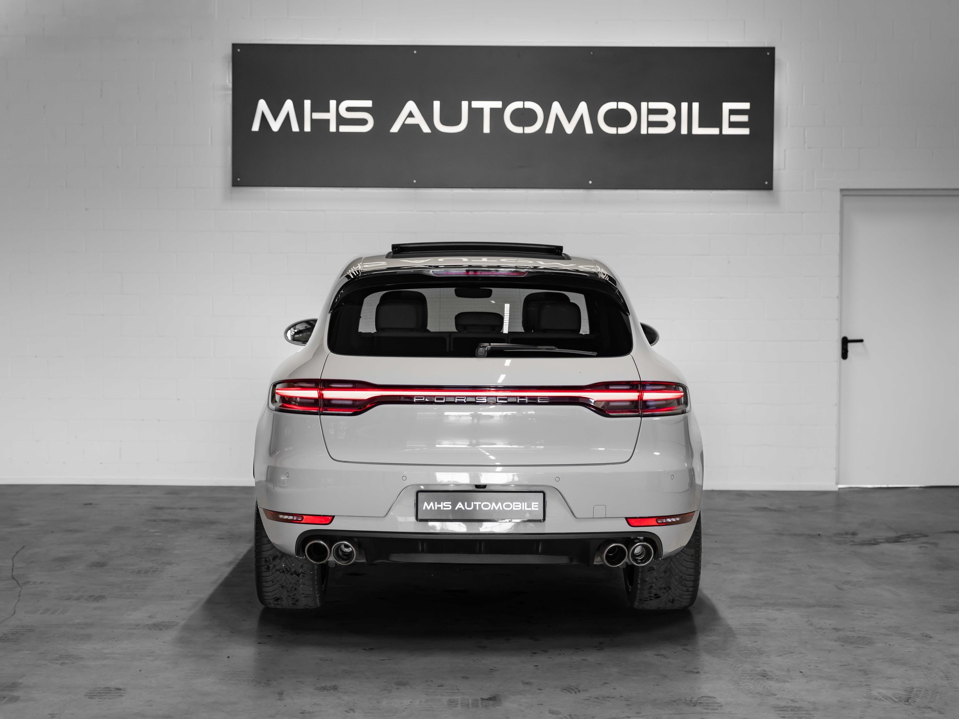 PORSCHE Macan S PDK-showroom-element-3