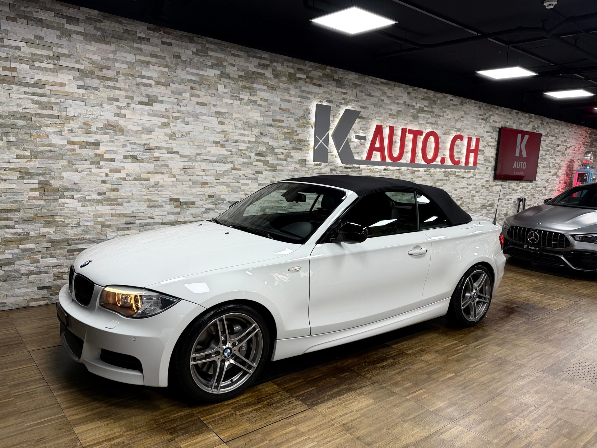 BMW 135i Cabrio DSG-image-0