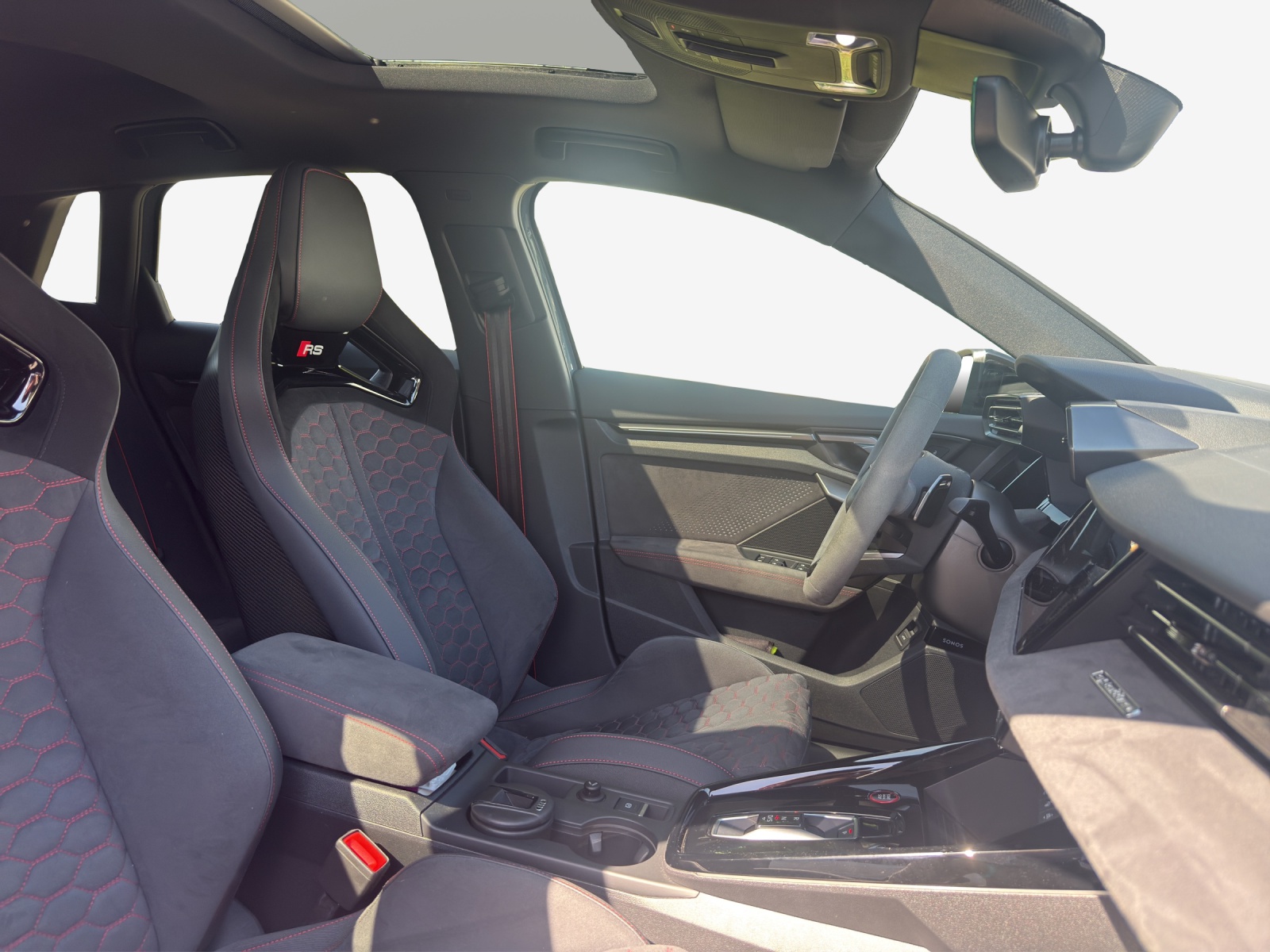 AUDI RS3 Sportback 2.5 TSI quattro S-tronic-image-12
