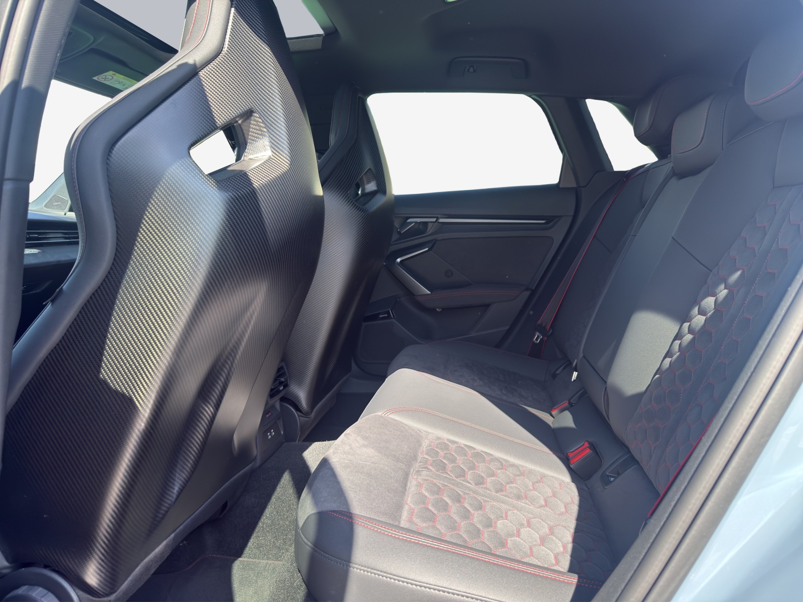 AUDI RS3 Sportback 2.5 TSI quattro S-tronic-image-11