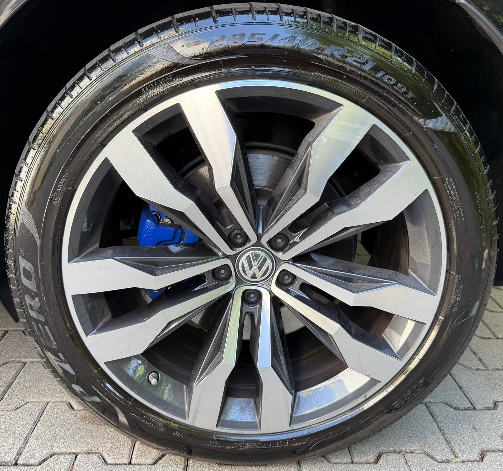 VW Touareg 3.0 TSI R eHybrid Tiptronic-image-8